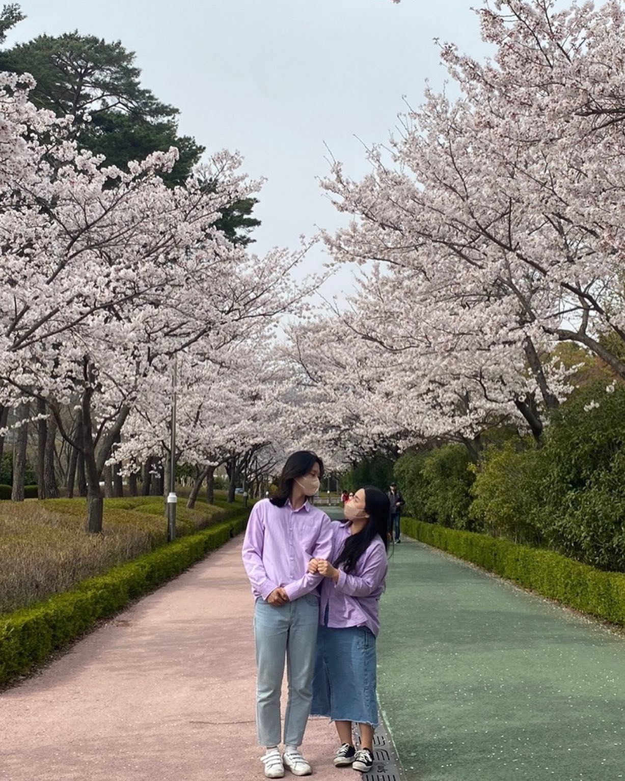 벚꽃 필 때로 다시 돌아가구 싶어여..💕
넘 츄워요 요새 🤧
.
.
.
.
.
.
.
#럽스타그램 #데이트그램 #연애중 #연인스타그램
#커플샷 #사랑해 #러브그램 #데일리 #커플계정
#커플환영 #맞팔선팔 #스포원파크 #츄워🤍