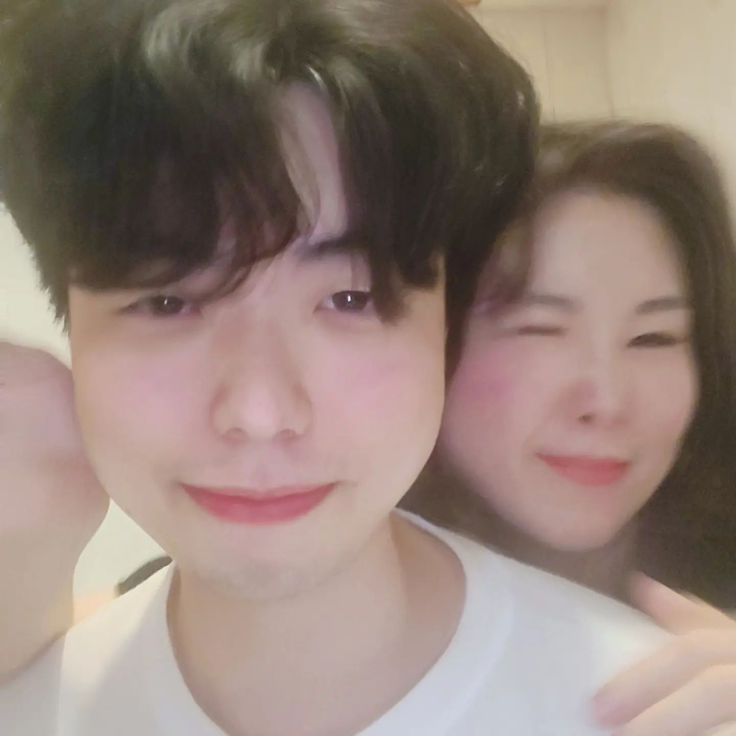 둘다 웃참중