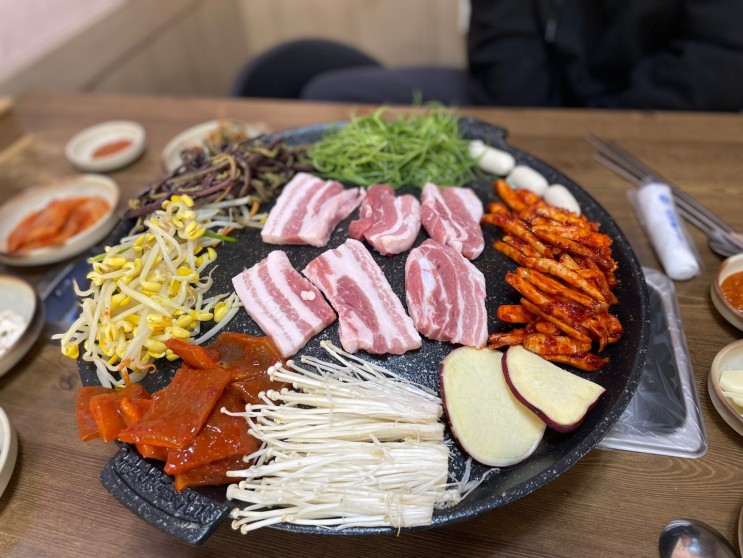 청주 분평동 더덕 삼겹살맛집 더덕솥뚜껑삼겹살 분평점