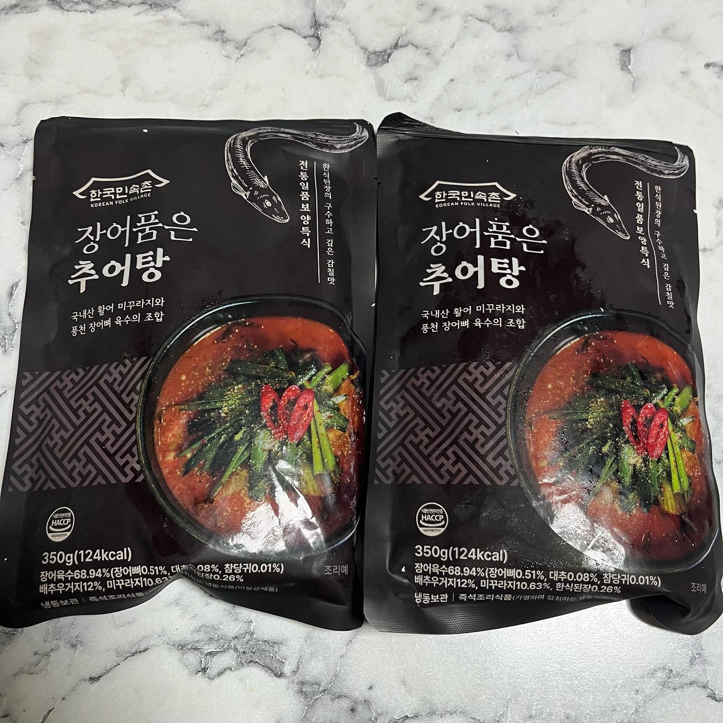 #할인구매 koreanfolkvillage #한국민속촌 #장터
.
냉동식품류 탕이나 찌개를 자주 구매하는 편이고 추어탕도 좋아해서 구매했어요~
맛은 있었지만 평소 먹는것보다 진하지 않아서 
조금 아쉬웠어요ㅎㅎ 
그래도 간편하게 먹기는 참 좋았습니다!
.
#전통식품 #보양식 #장어 #추어탕 #장어품은추어탕 #남원식추어탕 #국내산재료 #장어추어탕 #신상품나왔을땐 #08L