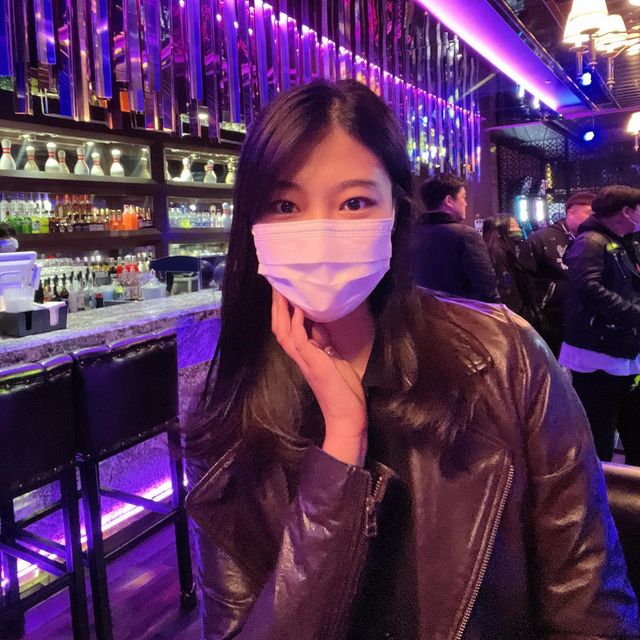 기뮹지 on Instagram: "#협찬 짝꿍이랑 처음으로 가 본 락볼링장! #템플스트라이크 🎳 칵테일 종류도 많구 노래도 2010년대 플리라서 넘 재밌었서요 (〃´𓎟`〃) 노래 엄청 빠방해서 볼