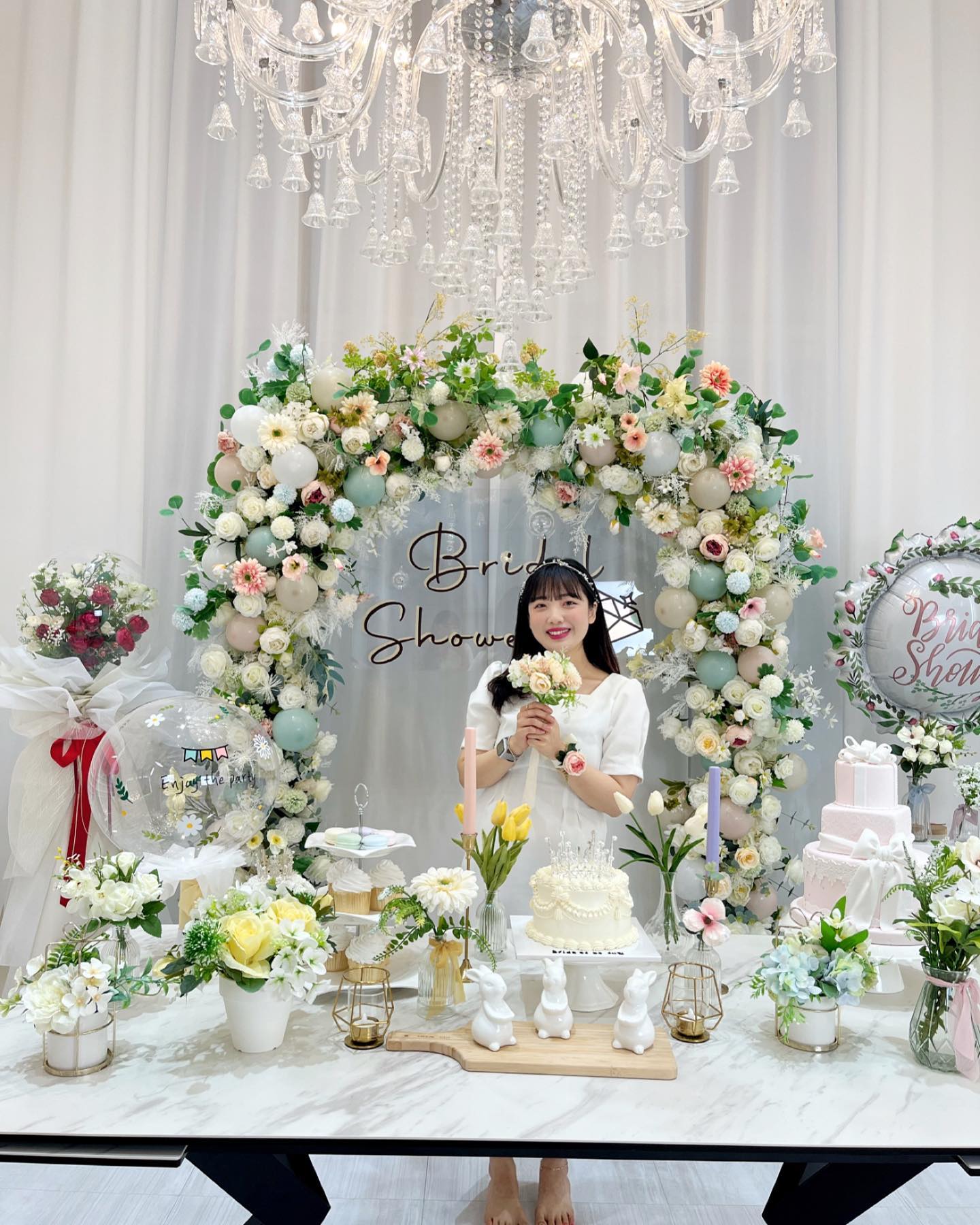 세상 행복했던 공쥬놀잉 ,,,👸🏻👰🏻‍♀️🤍 드레스 원없이 입었던-! 💓 친구 브라이덜 샤워에서 내가 젤 신난곤 안 비밀 ㅠ !