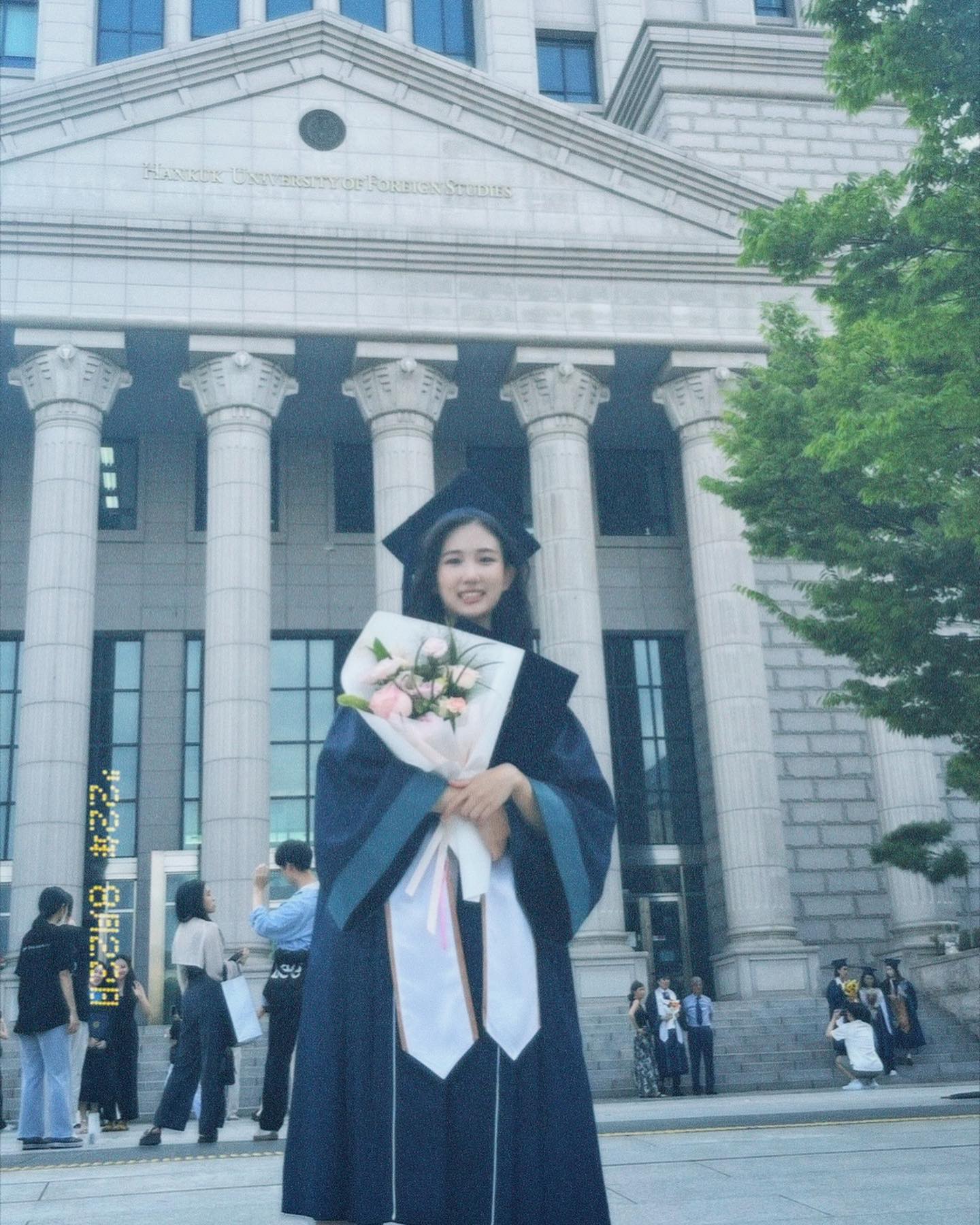 💐🎓 made it