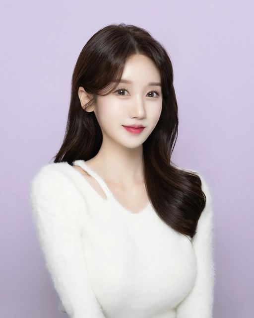 𝗬𝗘𝗝𝗜 예지 💖 on Instagram: "#광고 포멀스튜디오에서 프로필 사진 찍었는데 어때용?📷 1타임 1예약제라 1시간동안 작가님이랑 얘기나누면서 사진 컨셉도 정하고 자세도 코칭해주시고