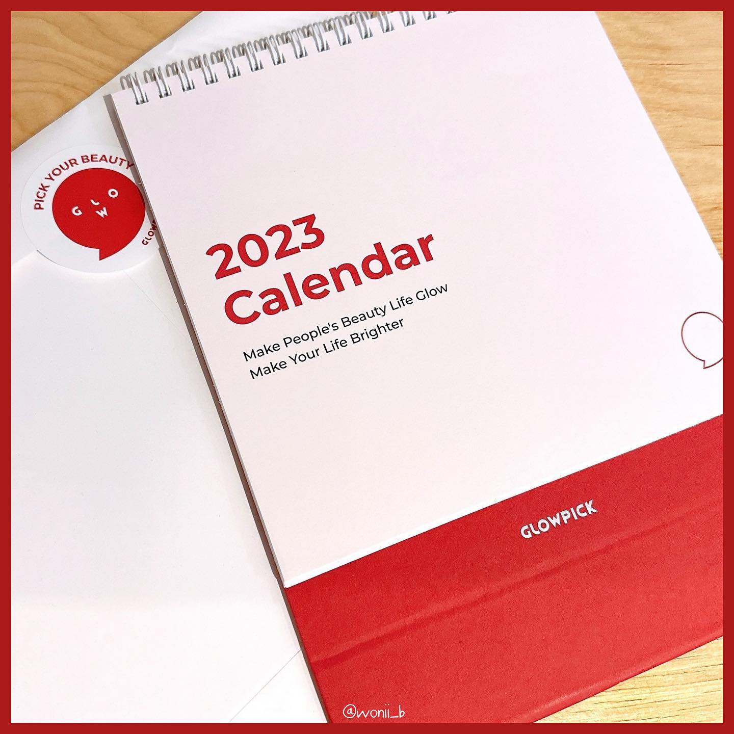 #제품제공 👉옆으로 넘겨주세요👉
✔️#글로우픽2023달력 🗓️
glowpick
-
여러분 여러분 #뷰티어플 로 유명한 #글로우픽 에서 2023년 활용할수 있는 #달력 을 출시했다고 해요!

글로우픽 시그니처 컬러 레드라 쨍해서 넘 깔끔 예쁘고
한눈에 보기 쉬운 날짜는 물론 매주 적을수 있는 체크리스트 칸까지 있어서 더욱 유용하게 활용할수 있을것 같아요!

요 #글로우픽굿즈 를 받아볼 수 있는 이벤트가 앱에서 이번달까지 진행된다고 하니 꼭 참여해보세요! ❤️