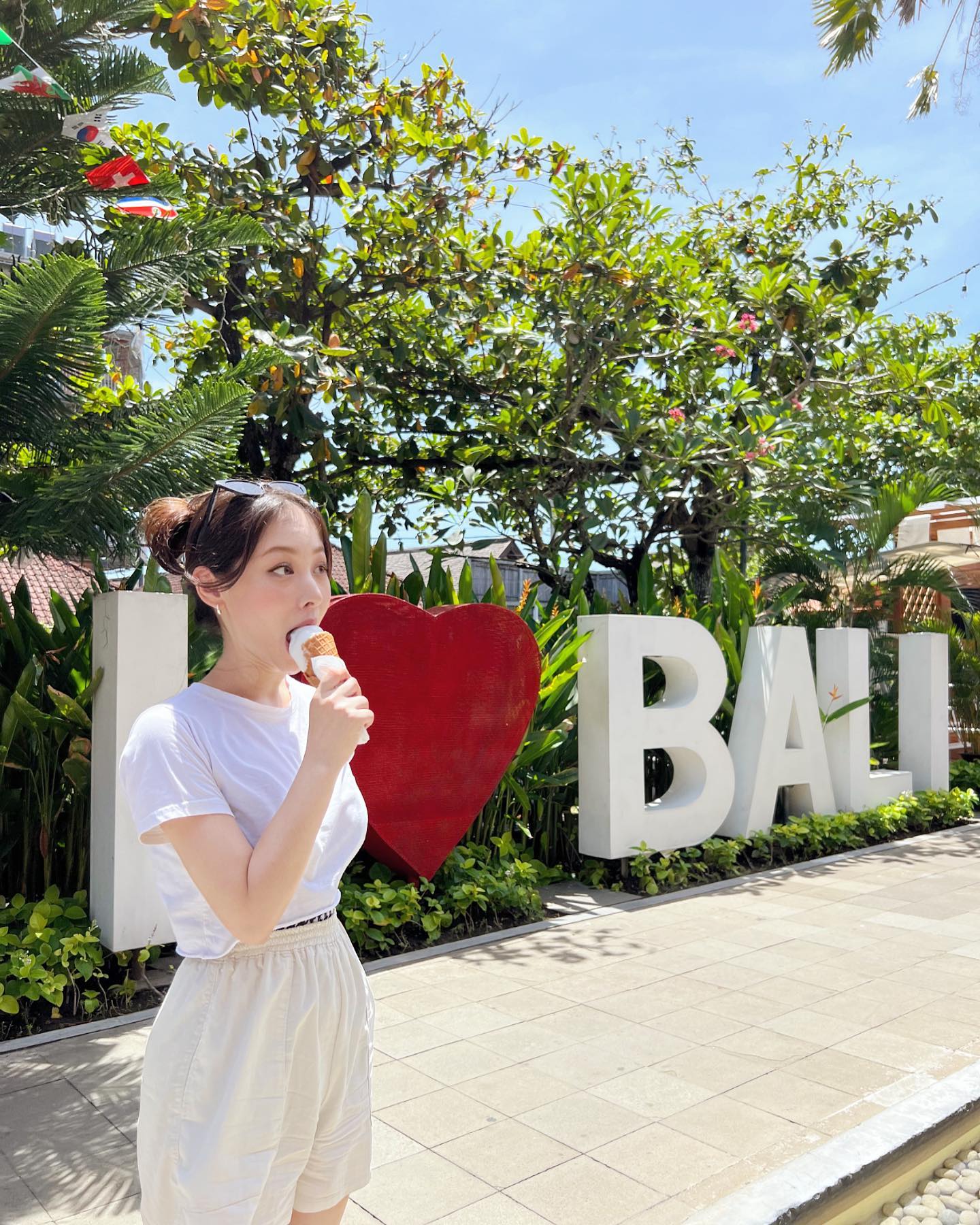 한국은 추운데 발리는 뜨거워

#bali #발리 #sminyak #indonesia 
#한국 들어오자마자
#서울 #대전 #대구 #부산 찍고 아하👆🏻