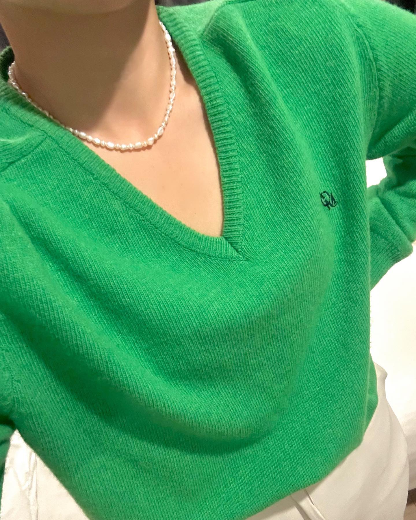 .

요즘 제 최애 담수진주 목걸이❤️

♾️ 다른 담수진주와는 디자인
디테일이 다르답니다!
오늘 업뎃되니 온라인 몰에서
설명 확인해주세요 :)