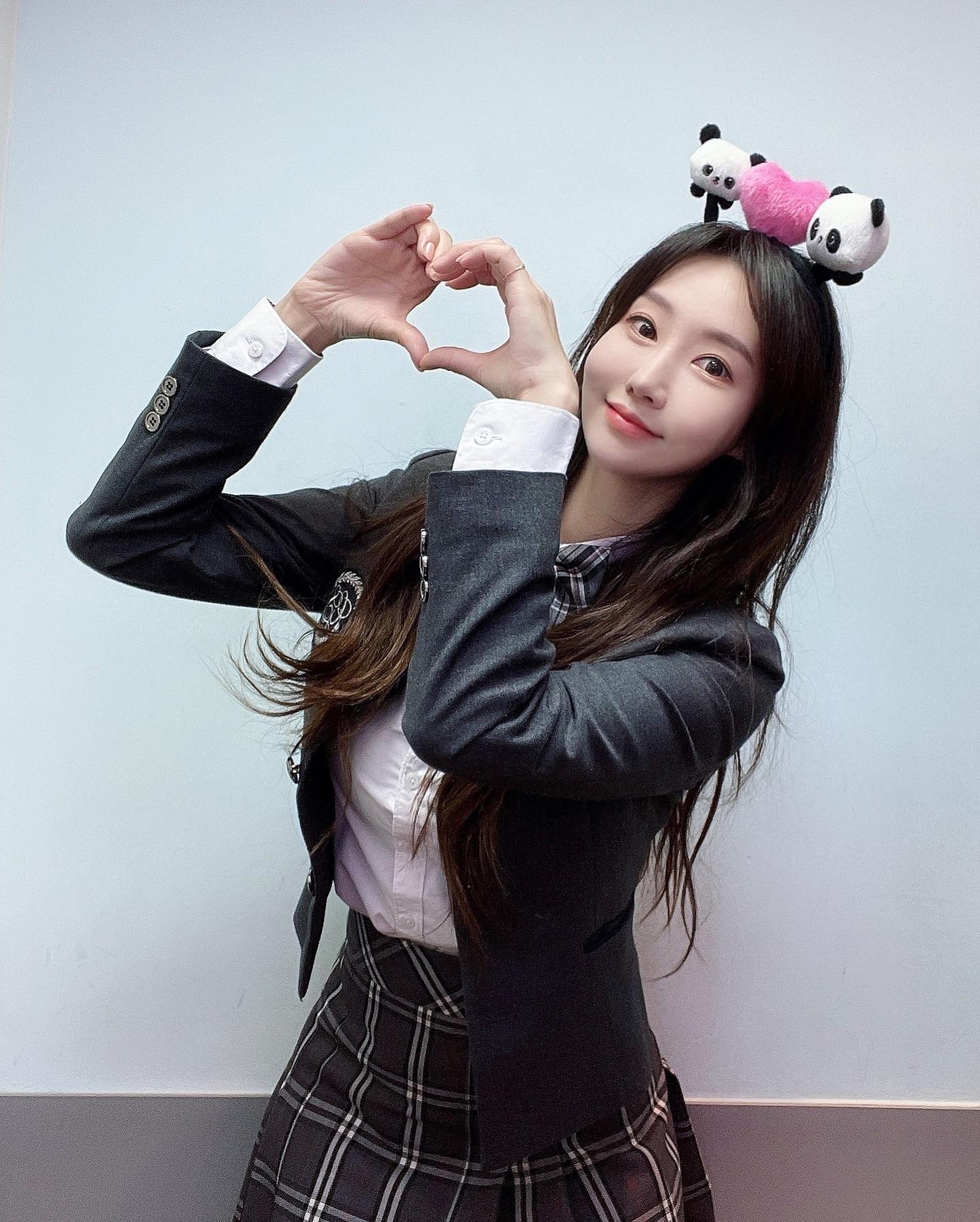 🖤
교복입고 사진이 잘나와서
요래요래 하튜 남발 😘🫶🏻🫰🏻❤️‍🔥

교복은 언제까지 입을수 있을까?
내바램은 교복 제발 할무니가 되서도
한복마냥 입을수 있길.. 🙇🏻‍♀️💜

#비나이다비나이다 🙏🏻
#에버랜드 #놀이공원 #교복