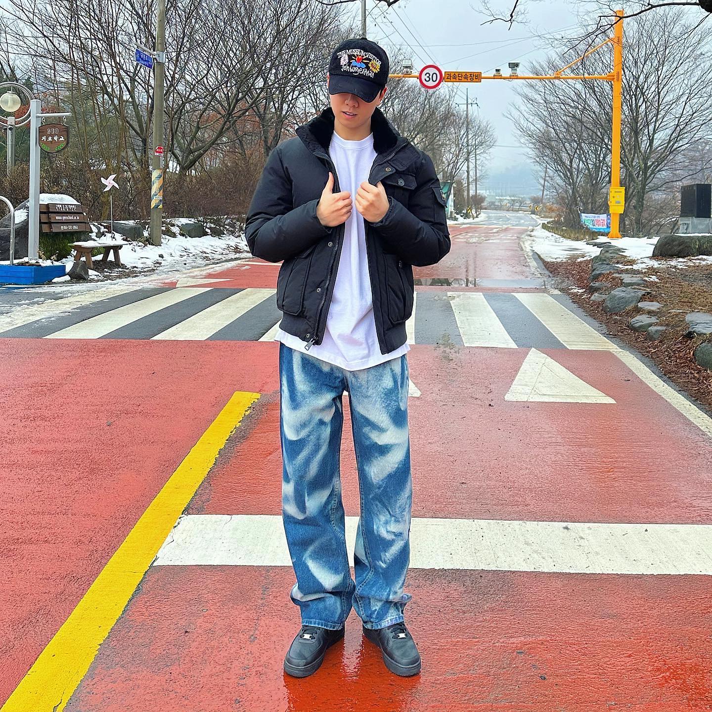 #협찬
 오늘은 avandress_ 에서 “T.D.I. Buckle Denim Pants BLUE - M”을 제공받았습니다!!

 바지에 있는 버클 디테일이나 바지 자체에 있는 패턴으로 착장에 포인트를 주기 좋은 제품입니다.

 힙스러운 스타일을 즐겨입는 분들에게 찰떡이겠네요! 😙

avandress_ 
avandress_ 
avandress_