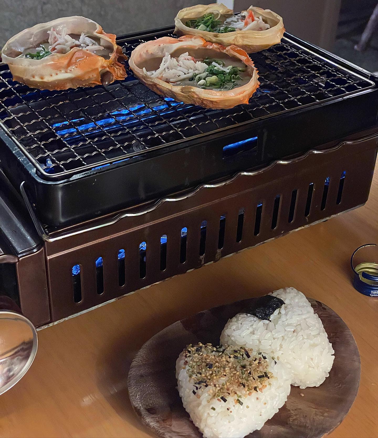 #아키수산광안 
 📍 부산 수영구 광안해변로255번길 19 가동 1층 101호

광안리 찐 맛집 찾았다..
게딱지 머선일…..😭
#카니미소 아키수산에 시그니처 특제 게 내장소스..❤️ 
한벅 맛보면 진짜 잊을수가 없어요ㅠㅠ
후리가케 주먹밥으로 비벼먹으면 진짜 환상적인 조합ㅠㅠㅠ🦀🦀

아키수산 #해장조개술찜 말해뭐해 
쫄깃한 파스타면에 칼칼하고 국물이 진해요! 요기 너무 먹고싶어서 밤 11시에 찾아갔음 ㅎㅎ,, 앞으로 부산 여행가면 꼭 필수로 갈겁니다ㅠㅠㅠㅠ🫣❤️‍🔥

#부산여행 #광안리 #광안리맛집 #게딱지 #게딱지볶음밥 #부산맛집 #먹스타그램 #먹팔 #먹팔해요 #먹팔하면맞팔