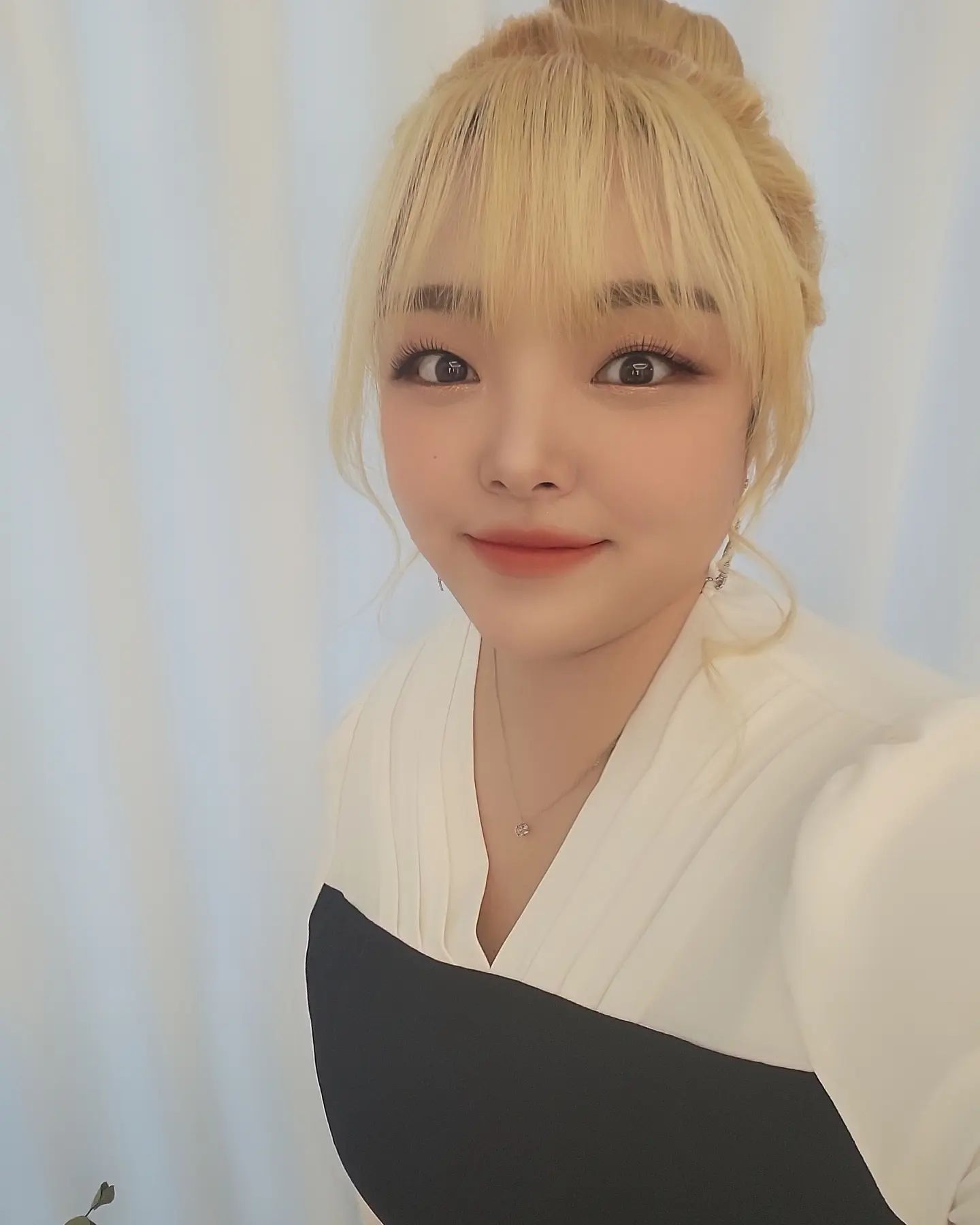 행사전💕 숲결과함께라면
늘 공주놀이 하는기뷰니야😍

#행사 #송년행사 #숲결
#인천메이크업 #가수메이크업
#트로트가수 #경복고행사 #학익동메이크업 #인하대메이크업