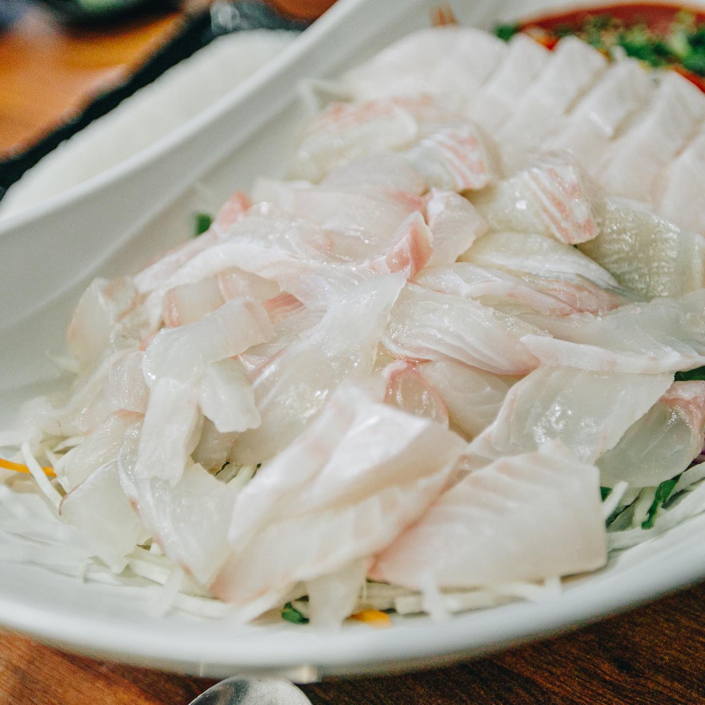 #청주맛집 

오래전 야꾸미 시절부터 많이갔던
청주맛집 야꾸미에서 슈퍼막회로
바뀌고 처음 다녀왔는데 너무 맛있게
먹고왔네요 메뉴들중 추억돋는 메뉴
들과 맛또한 여전하면서 새로웠어요
회 먹다가 물회로도 먹을수도 있구요
셀프초밥도 와사비 코뻥 안되게 조심
갓 튀겨나온 새우튀김은 말해뭐해 존맛
그리고 단무지 김밥 미쳤냐고 너무맛남

복대동이 본점
📍충북 청주시 흥덕구 대신로73번길 76 1층 슈퍼막회(솔밭중학교앞) 주차는 능력껏!!

#청주맛집추천 #복대동맛집
#단무지김밥 #포항식막회 
#청주복대동맛집 #슈퍼막회