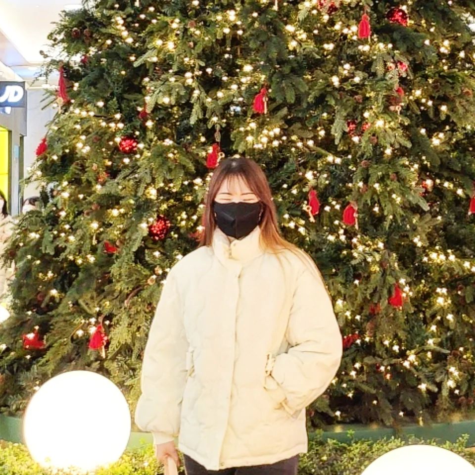 매년 크리스마스때 트리를 봐야 되는 나🎄

이런 날에는 나가지 말아야하는데 트리는 꼭 보고싶었습니다:)
그래야만 크리스마스 기분이 들거든요🤗
이번 크리스마스는 한층 더 서프라이즈로 기분이 좋았습니다☺️☺️ 고마워용

#메리크리스마스 #먹팔해요 #맞팔 #맞팔환영 #먹스타맞팔 #먹스타그램 #먹스타 #먹팔맞팔 #먹팔 #먹팔환영 #먹팔해요 #투썸케이크 #2단케이크 #홈파티 #크리스마스파티 #대형트리 #매년트리보기