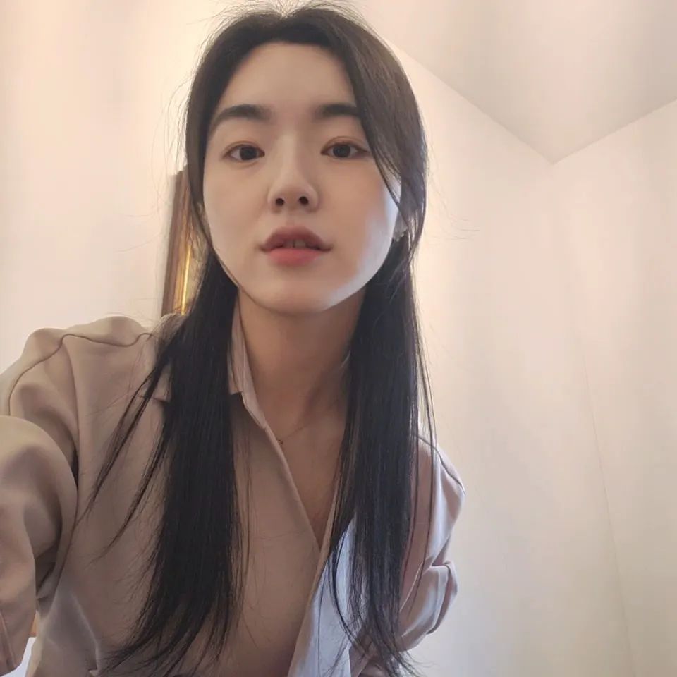 반묶음 예쁘다고 해줘서 기분 좋아짐🫣❤️
으녕언니가 귀여운 케이크도 사줌🎄
