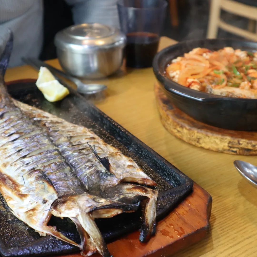#보라매공원 #관악롯데백화점 인근 맛집
둘째 어려서 키카갔다가 우연하게들려 단골된 #이태리로간고등어

화덕생선구이로 단백하니 맛있음!!
아이들도 넘 좋아하는 우리집 픽 #한식맛집
.
#이태리로간고등어 #생선구이전문점 #보라매공원맛집 #보라매병원맛집 #신대방생선구이 #보라매생선구이 #가족외식추천