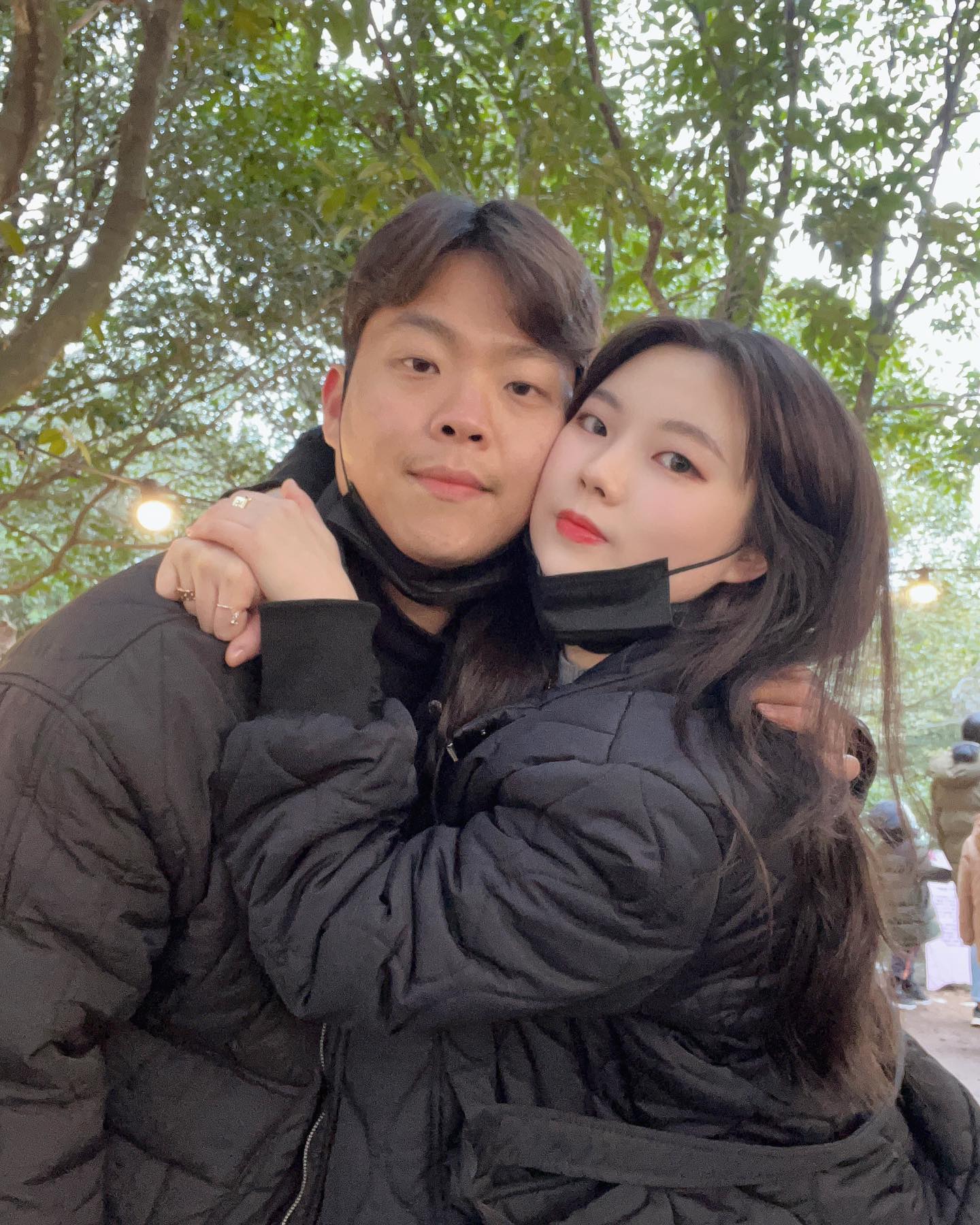제주 3일차🫶🏻
아직 올릴 사진이 너무 많아ꔷ̥̑.̮ꔷ̥̑
이번 여행 창모의 가이드 너무 잼써써
고마워❤
.
.
#제주도여행 #카멜리아힐 #아르떼뮤지엄제주 #제주여행일기 #커플사진 #커플스냅사진