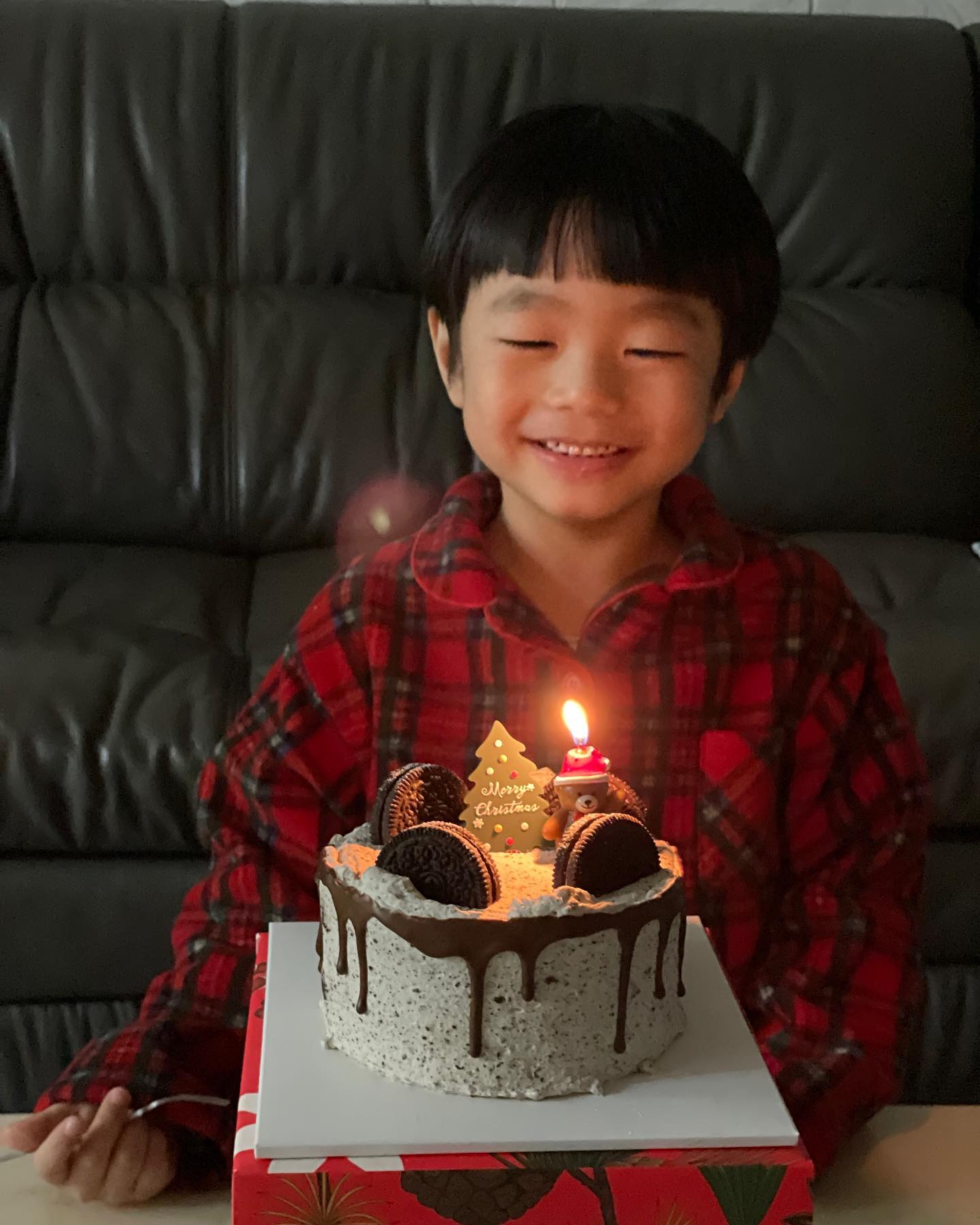 웃는게 다 비슷비슷하지만
내 눈에는 다 예쁜 사진❤️

.
.
#생후1778일#58개월아기#5살아기#내사랑#크리스마스
