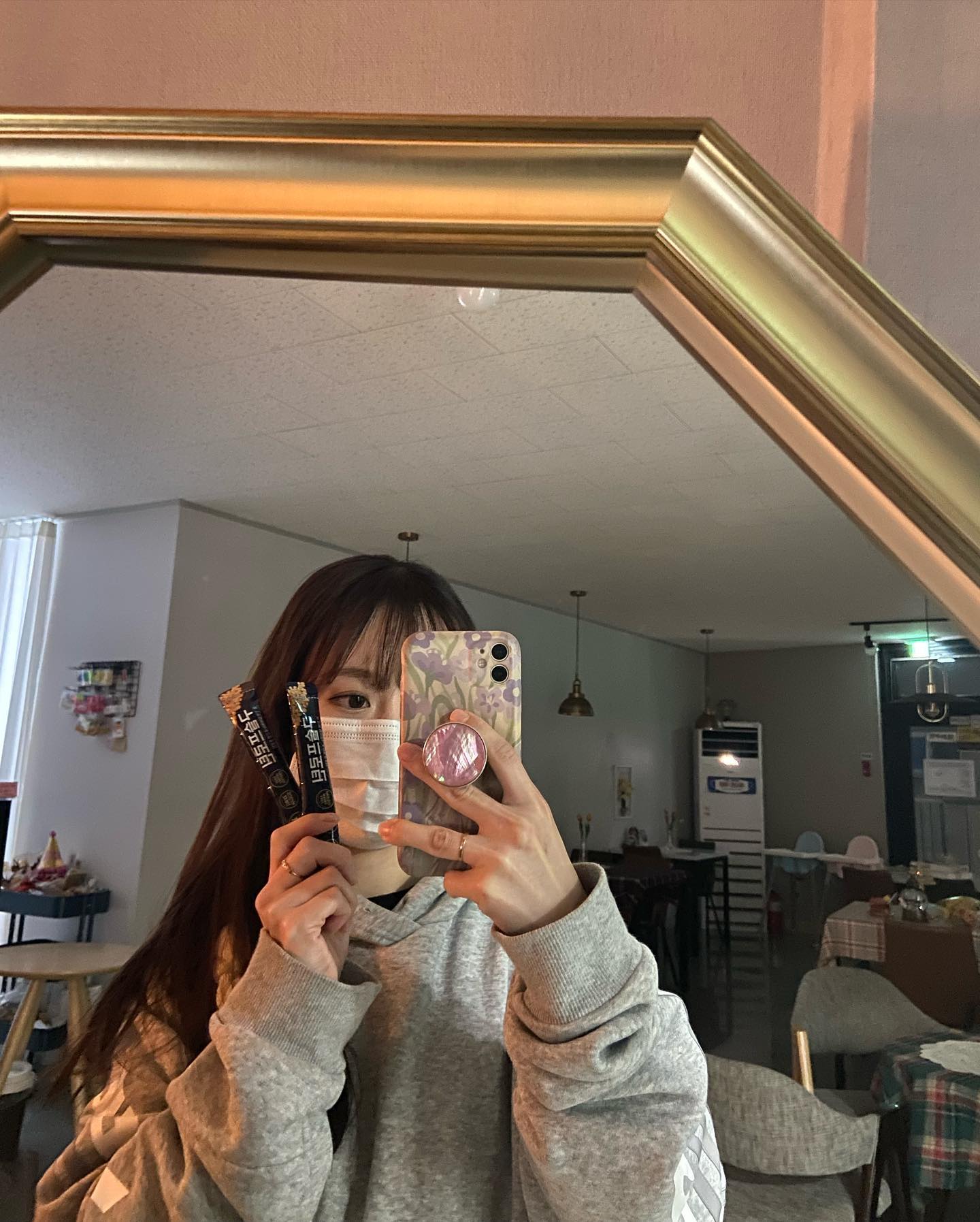 지연 on Instagram: ".
#광고 #협찬 #제품제공
#구슬프로틴 #초간편프로틴 #프로틴 #단백질 #운동

리프타에서 구슬프로틴 협찬을 받았습니당👏

믿을 수 있는 건강기능 식품을 만드는 (주)리프타에서 나온 구슬프로틴은
언제어디서든 간편하게 섭취가능한것이 가장 큰 장점이랍니당

구슬프로틴은
- 한 입에 털어먹는 초간편 10초 단백질입니다.
-구슬프로틴 2포면 건강한 단백질 20g을 균형있게 섭취할 수 있습니다.
- 단백질 특유의 비릿한 맛과 향 없다는것이 장점!
- 유당불내증 걱정 없는 고급 유청 분리 우유 단백질로 운동직후 빠르게 흡수되는 WPI 함유하고 있습니다.
-하루종일 단백질을 공급하는 MPI 함유. -고급 완두콩 단백질 BPI 함유.
- HACCP 인증으로 믿을 수 있는 안전한 프로틴입니다

저는 한입에 털어먹거나 오독오독 씹어먹거나 단백질함량이 낮은 쉐이크에 같이 태워먹었어요!은근 포만감도 있어요!

구매링크도 같이첨부할게요
 bit.ly/liftaofficial

*이 게시글은 무상으로 제품제공받아 작성되었습니다.

#광고#간편식단#프로틴바추천#보충제추천#단백질추천#보충제#프로틴바#단백질보충#단백질보충제#단백질쉐이크#간편식단#헬스#필라테스#등산#요가#테니스#크로스핏#다이어트#식단#바프#바프촬영#바디프로필#헬스타그램#다이어트식단"