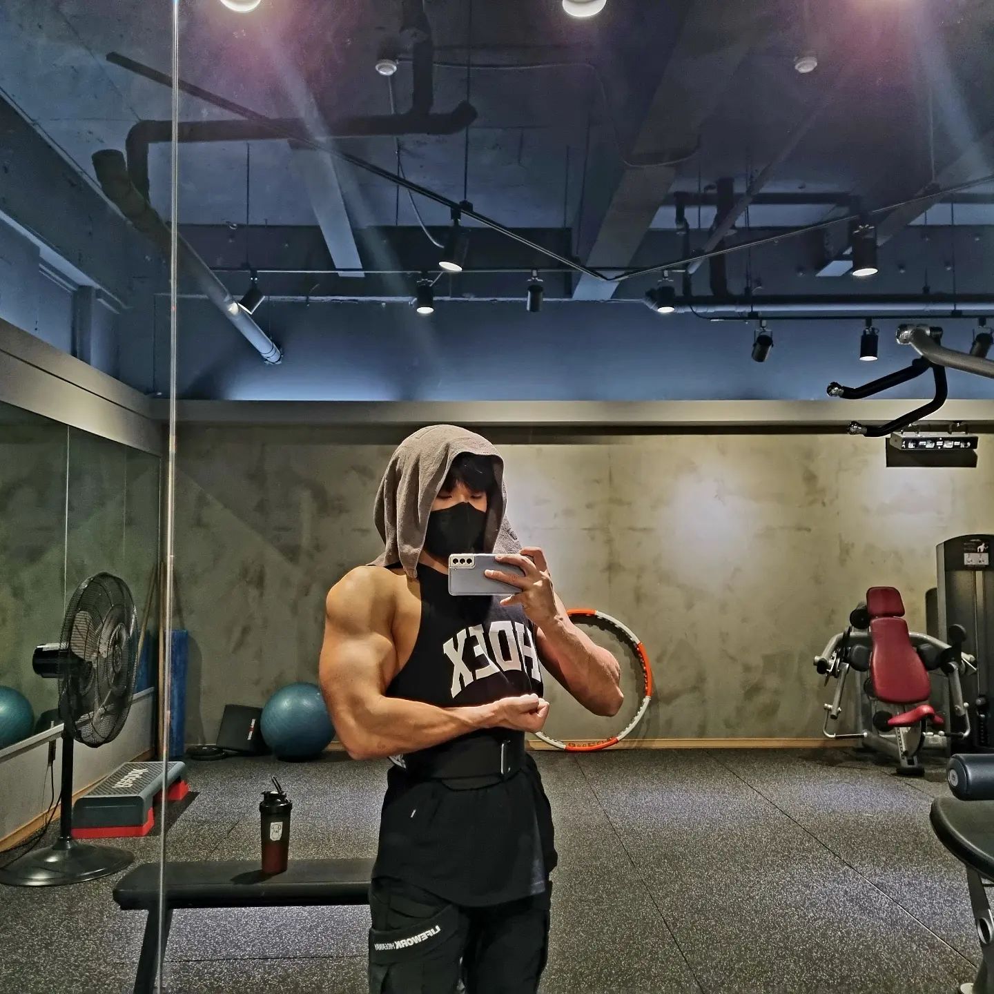 #오운완 #동네헬스장신천동점 
어깨+팔💪 부족하니깐 더 집중해서👊
곧 22년 끝나가네... 늙어간다😂
.
.
.
#운동일지 #운동기록 #운동소통 #운동하는남자 #운동하는여자 #운동스타그램 #헬스 #헬스타그램 #헬린이 #바디체크 #눈바디 #일상 #좋아요 #좋아요그램 #좋아요반사 #좋아요테러 #좋반 #좋반테러 #선팔 #선팔맞팔 #맞팔 #맞팔환영 #맞팔해요 #셀피 #셀스타 #사진 #사진스타그램