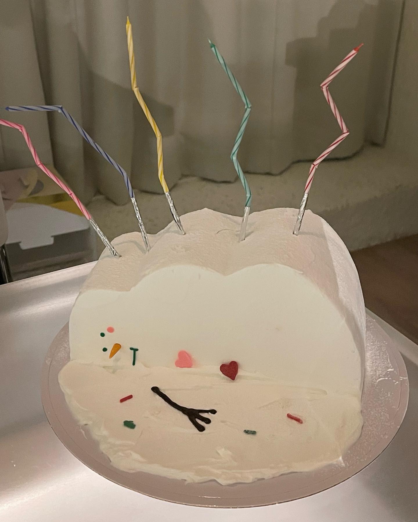 1.녹지마눈사람⛄️
2.중요한날만 나타나는 왕뾰루지
3.도화지가서 신난 임도화지
5.우리 시밀러룩인데 아무도 몰라
6.2022년 최고의 합작품
7.아바타 팝업
8.가장 이쁜 크리스마스 오르골
9.지하상가 트리두명