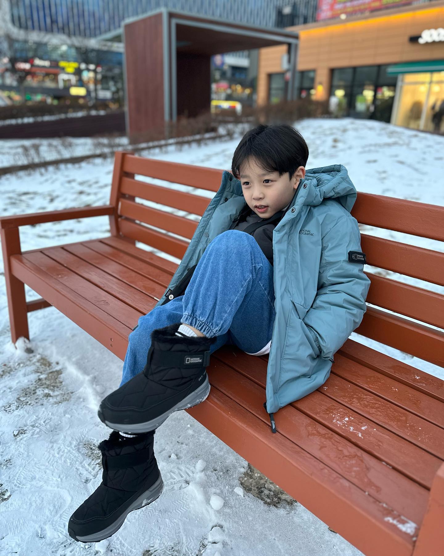 #광고

올겨울은 눈도 많이 내리고 
왜 이렇게 춥나요🥶

원이
학교갈때나
눈놀이할때
발 시려울까봐
방한화 장만했지요⛄️

기모 안감과 퀄팅 어퍼 소재로
보온성도 좋고 가벼운 착화감으로
올 겨울 필수템-!윈터 슈즈-!👟

내셔널지오그래픽키즈 ng_apparel.kids 

 #내셔널지오그래픽키즈 #내셔널지오그래픽 #키즈가방 #신학기가방 #새학기가방 #초등학생가방 #초등학생책가방 # 초등학교입학선물 #초등입학선물 #키즈방한화 #주니어방한화 #키즈신 발 #키즈방한부츠 #키즈패딩부츠 #주니어부츠
