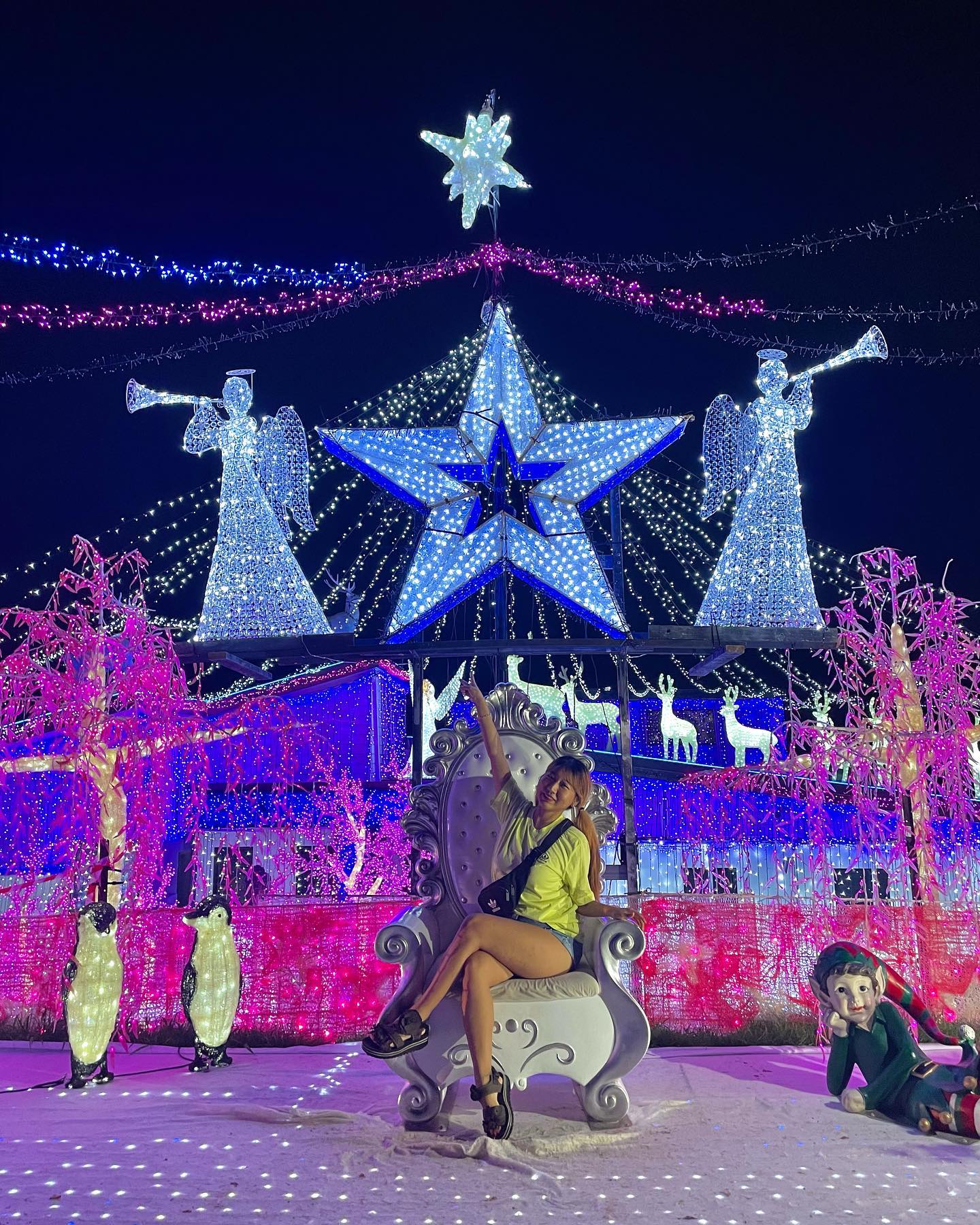 Christmas house decorations 🎄👑🎁🇦🇺
 ⠀⠀⠀⠀⠀⠀⠀⠀⠀⠀⠀⠀⠀⠀⠀
#호주 #호주여행 #호주워홀 #호주유학 #호주워킹홀리데이 #호주일상 #호주생활 #호주워홀러 #골드코스트 #골드코스트여행 #서퍼스파라다이스 #좋아요반사 #좋아요 #좋아요테러 #여행 #여행에미치다_호주 #크리스마스 #크리스마스파티 #aus #australia #christmas #christmasdecor #goldcoast #christmashouse #likesforlike #liketime #like #followforfollowback #맞팔 #goldcoastphotographer