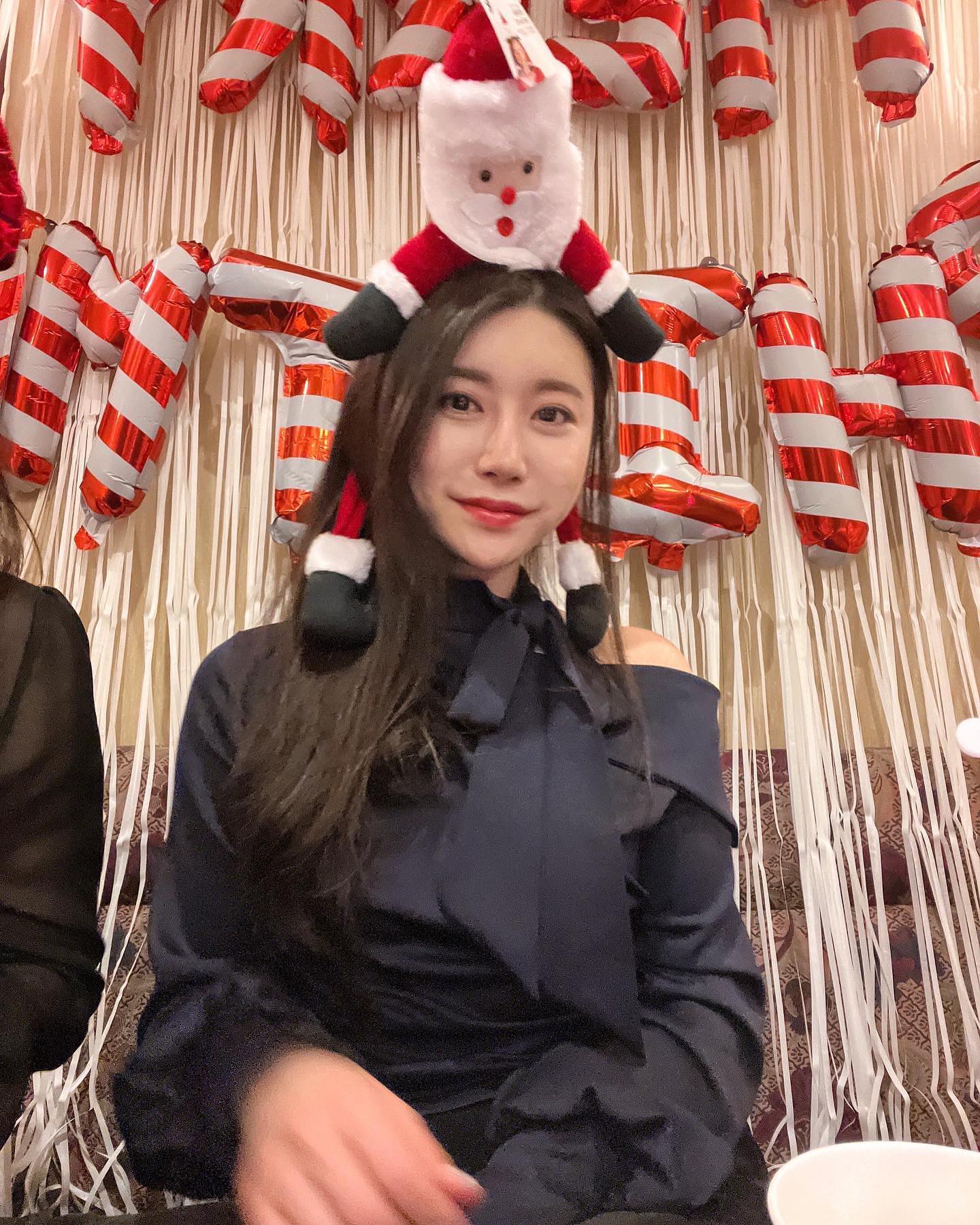 지난 크릿흐맛흐🎄

옷-스에서 병맛을 담당하고 있는 나  ᕕ( ᐛ )ᕗ
그리고 스펠링 오류난 2% 부족한 클마파티

요걸 마지막으로 연말 내내 골골대는 중

⚠️ 석화을 조심합시다 ⚠️
