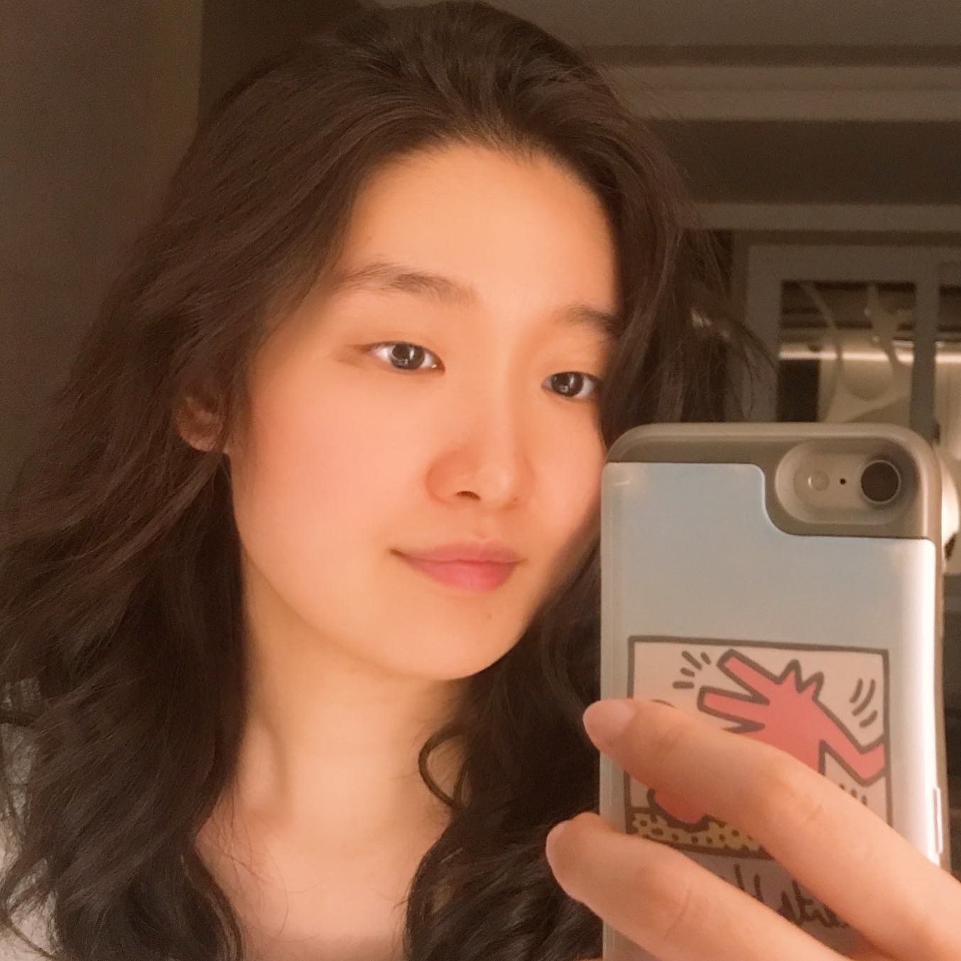 #happynewyear #bye2022 
연기를 시작하고 가장 많은 작품을 만나고 학생들도 많이 가르치고 무대도 많이 올라 감사했던 한 해이자 코로나도 두번걸리고 면역력이 약해져 병원도 많이 갔던 2022년 지금도 생애 가장 바쁜 연말을 보내며 삼주째 감기가 완전히 낫지않고 폐가 아프지만 다가오는 2023년 나를 포함한 내 소중한 인연들이 건강하고 행복한일이 가득했으면 좋겠다 새해복많이 받으세용☺️ 올 한해 고생많으셨습니다