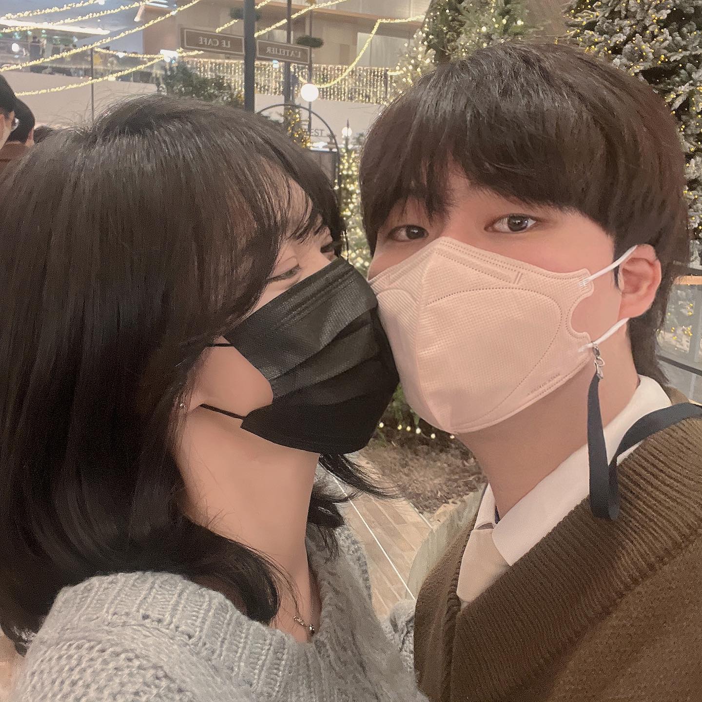 2022년을 나와 함께 해줘서 고마워요💓
내년에도 잘 부탁해ʚ◡̈⃝ɞ