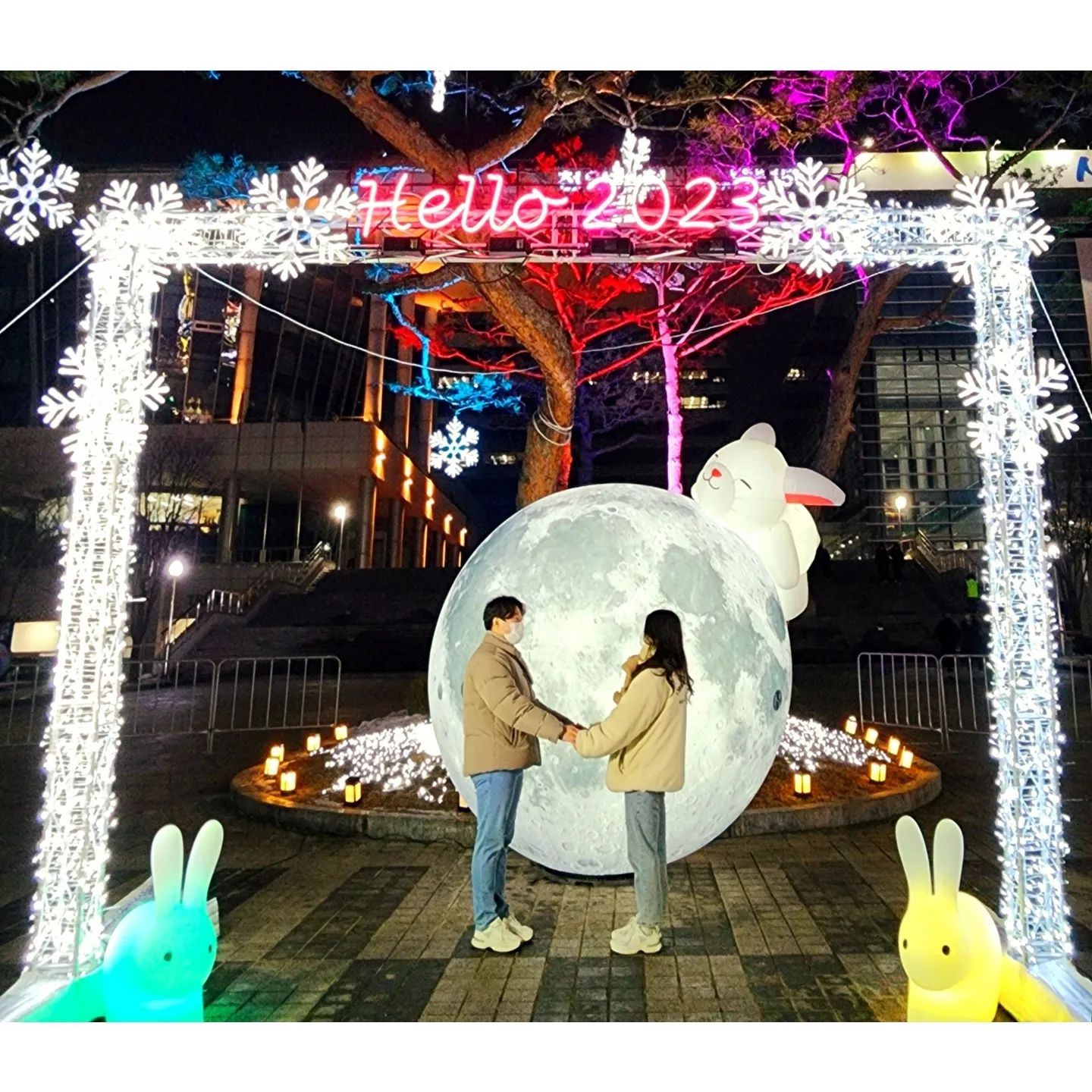 Happy New Year🥳⠀
⠀
천안시청 제야행사 갔다가 토끼 머리띠 받고... 너무 추워서 집으로 도망옴 🥶 울오빠랑 22년 마지막과 23년 시작을 같이 보내는게 너무 좋다 ❤⠀
⠀
#2023 #해피뉴이어 #잘가 #2022년 #어서와 #2023년 #천안 #천안시청 #제야행사 #happynewyear #새해복많이받으세요 #럽스타 #살찐거바라휴 #새해 #Instagram #instadaily #instagood #daily #lovestagram