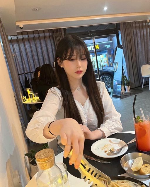 ෆ우지니 on Instagram: "맛있는게 젤 조앙🌕"