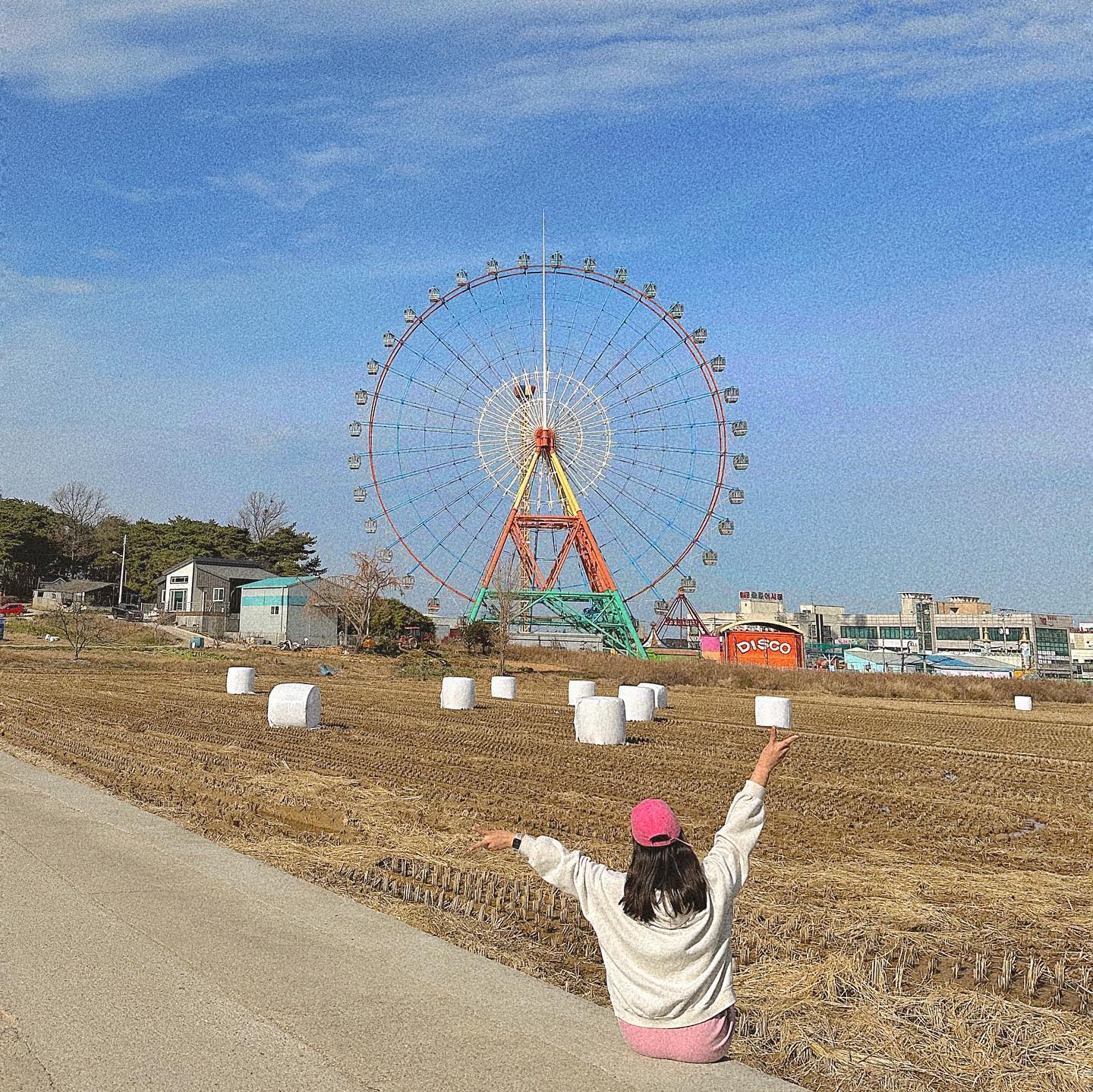 #첫줄
🌊🎡