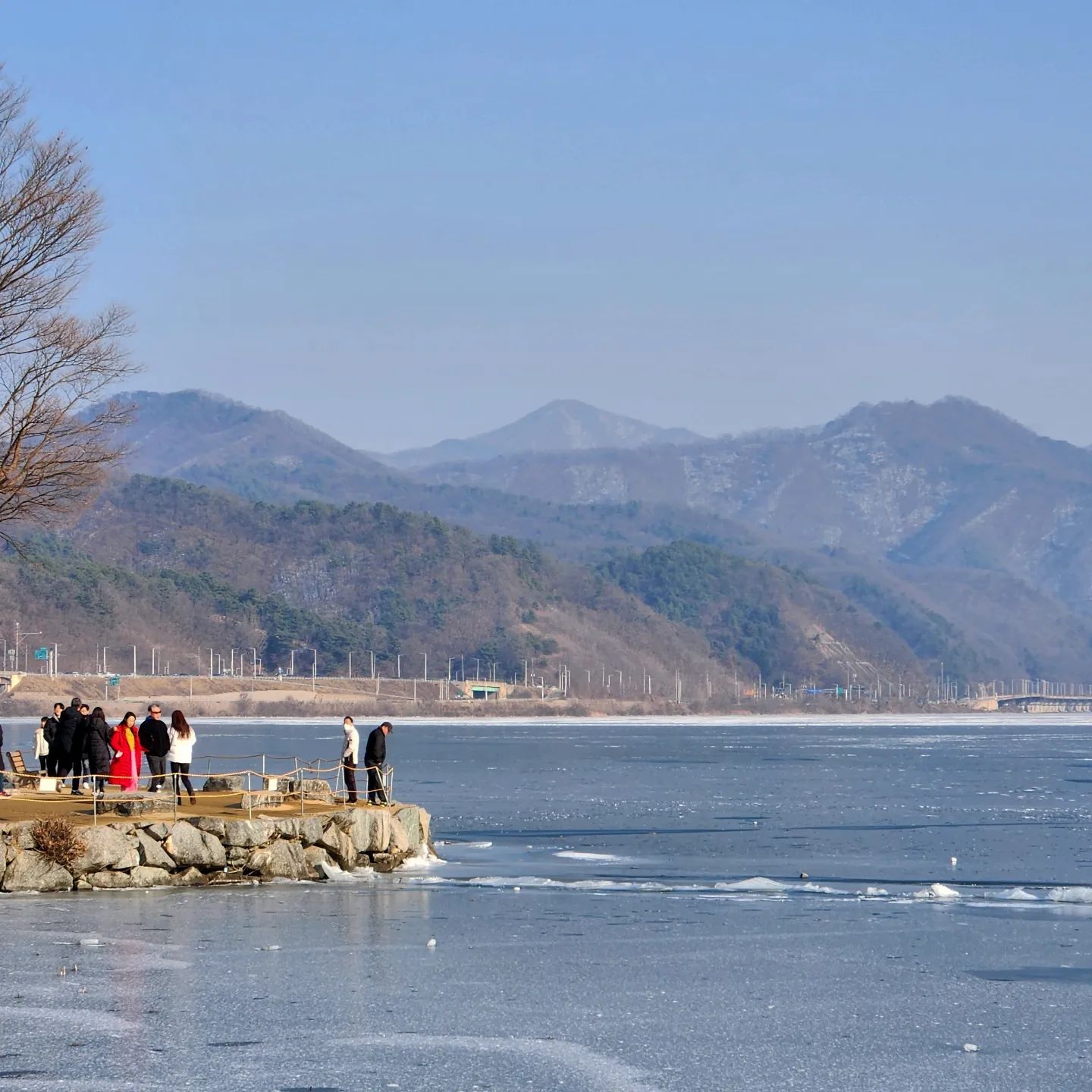 2022년 동안 스쳐 지나간 모든 사람들에게 너무 고마웠습니다. 21살의 기록을 보람차게 끝낸 것 같아서 뿌듯해요.
 바쁘게도 살고, 게으르게도 살았던 한 해를 고이접어 보내도록 하겠습니다.
 아 그리고 올해 4월에 저는 군대ㄹ