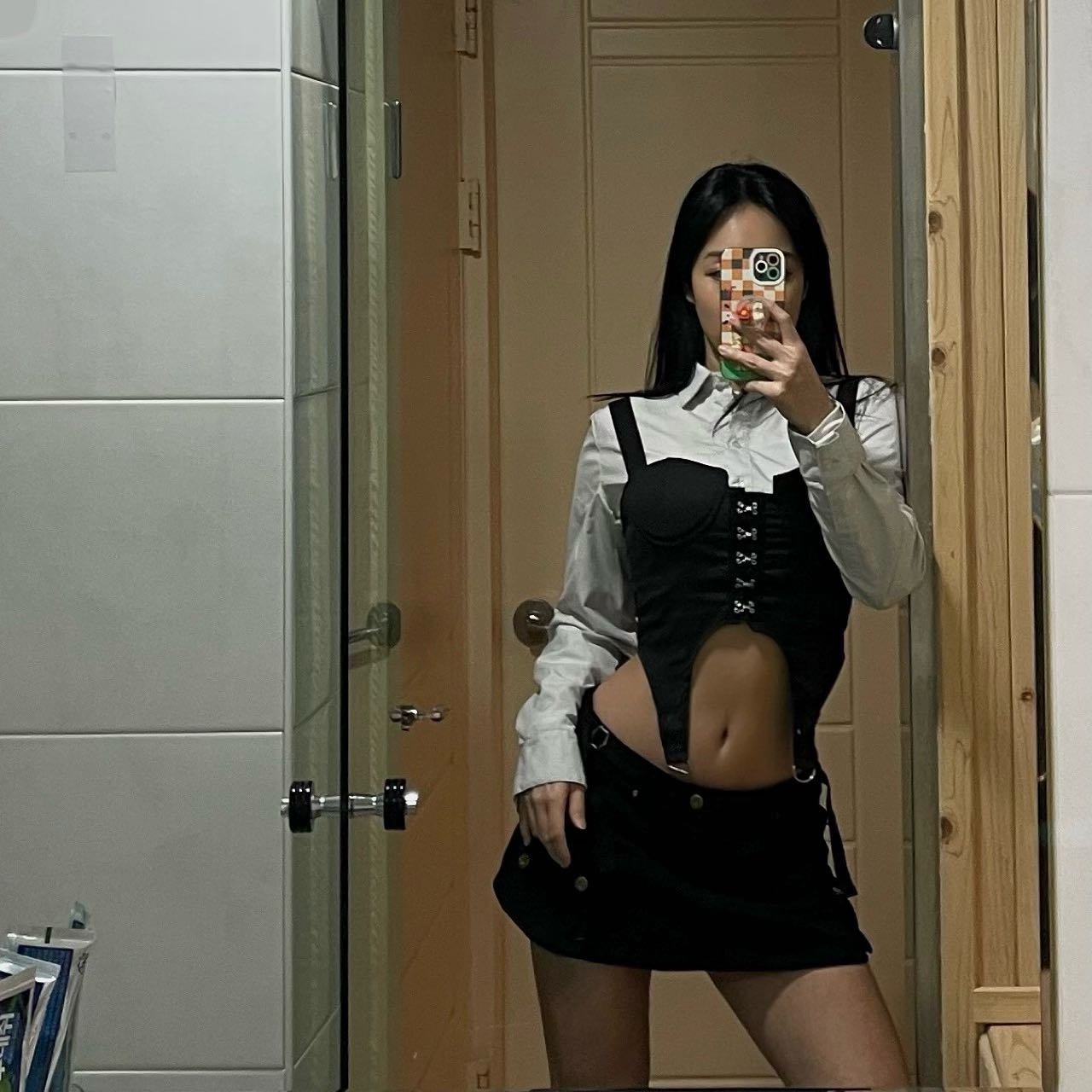 상여자 특 겨울에 크롭티 입음

새해 복 많이 받으세요❗️💞