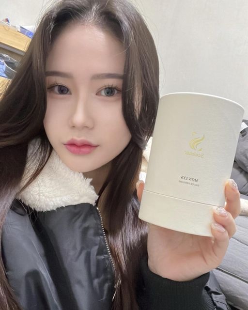 쬬미 on Instagram: "🫶셀마르 오드뚜왈렛 프리미에 아무르🫶 셀마르는 매력적인 천연 향료를 발견하고 섬세하게 조향하여 자연의 우아함을 정성껏 담은 향수예요✨ 자연이 지닌 깨끗함과 감