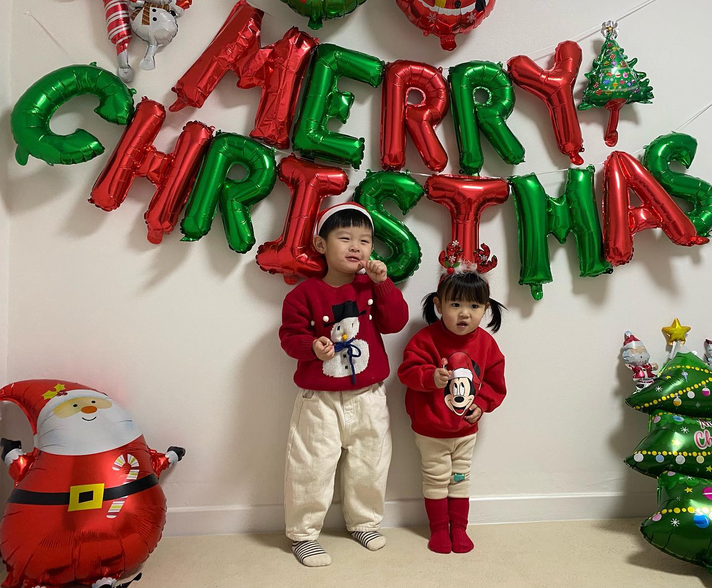 ❅*⋆⍋*⋆*❅*⋆*⍋⋆*❅

너희들의 두번째 세번째
크리스마스💚❤️

사랑해 울애기들
ᴍᴇʀʀʏ ᴄʜʀɪsᴛᴍᴀs❤️