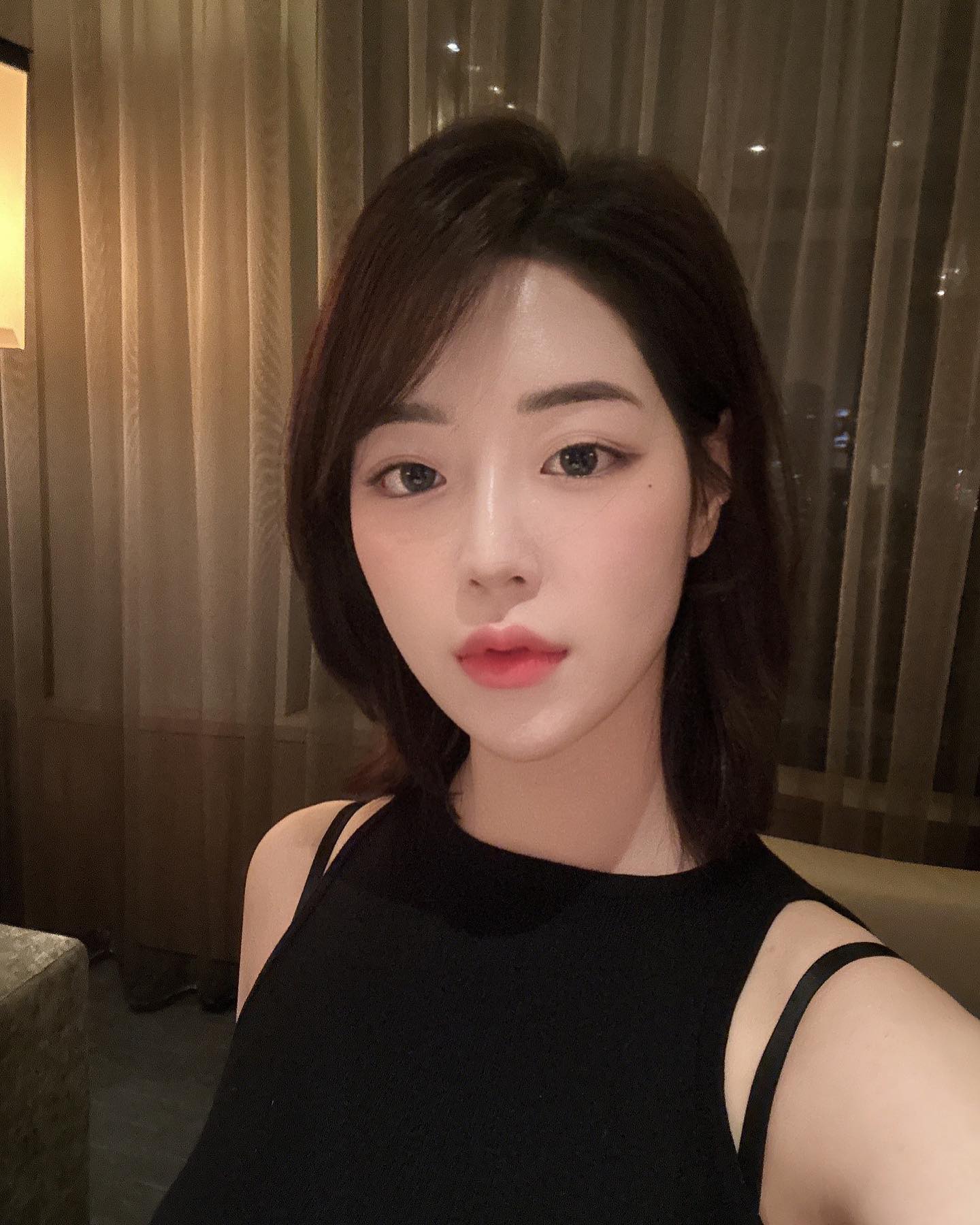 피드 너무 오랜만 
다들 뭐하면서 금요일 보내고있어요? ☺️