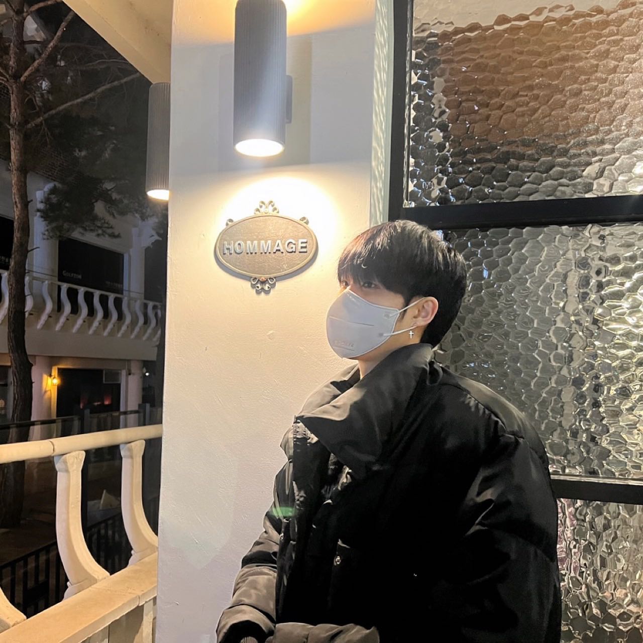 #협찬 birds_fit_official 

남녀노소 잘 어울리는 마스크입니다.
얼굴과 딱 맞는 핏에 착용감도 마음에 들어요 😷

#마스크 #kf94mask #kf94마스크추천 #귀안아픈마스크 #숨쉬기편한마스크 #오윤아마스크 #새부리형마스크 #버즈핏마스크 #버즈핏 #컬러마스크 #컬러마스크추천 #패션마스크추천 #예쁜마스크 #온가족마스크 #국내산마스크 #fashion #fashionista #fashionstyle #follow #패션계정맞팔 #패션계정
