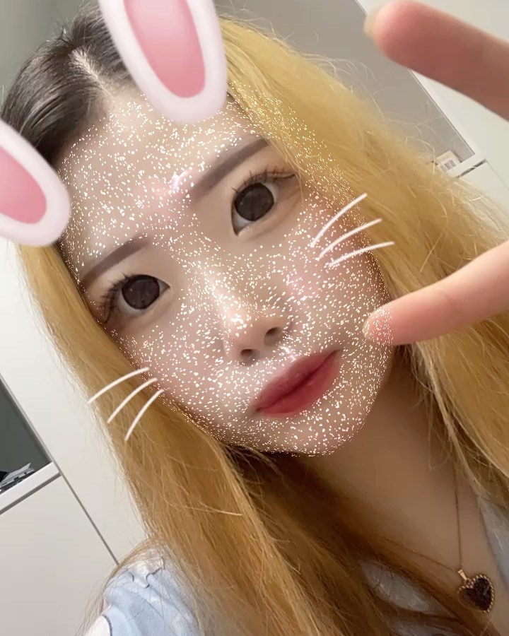 내 따분한 일상에 이유가 되줘서 고마워🫶