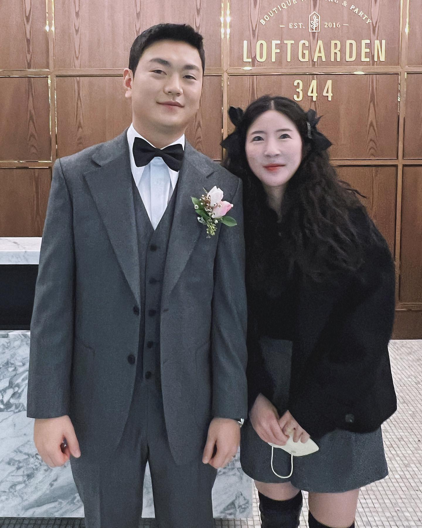 나한텐 정말 고맙고 소중한 제일 행복해보이는 오늘의 신랑! 결혼축하해 행복하게 잘살아 내덩생🥹 유부뜽아😆

#동생결혼식 #유부남