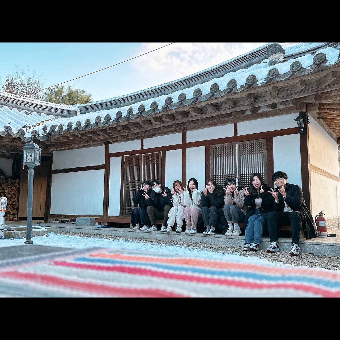 사랑과 감사보다는 쌍욕과 권모술수를 더 배운 회사생활이었지만 일을 사랑하고 동료를 사랑할 줄 아는 사람으로 성장해서 오히려 좋았다🙇🏻‍♀️💜
이엠넷 최고 복지는 훌륭한 동료들이라고 말해뭐해🫶🏻👏🏻 우리 앞으로도 가끔씩 오래오래 보아요〰