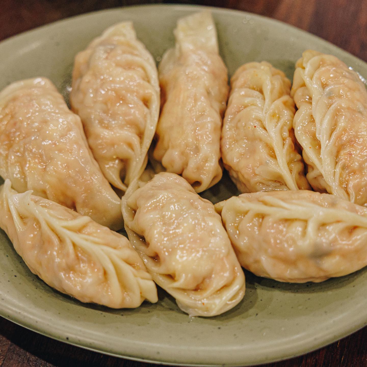 #🥟 
#청주맛집 #만두맛집 
#청주만두맛집 #밀꽃국수정원 
#집만두 #불친절한희준씨
#네이버검색 #청주맛집추천 

집만두 스타일의 청주만두맛집
📍충북 청주시 상당구 월평로123번길 52