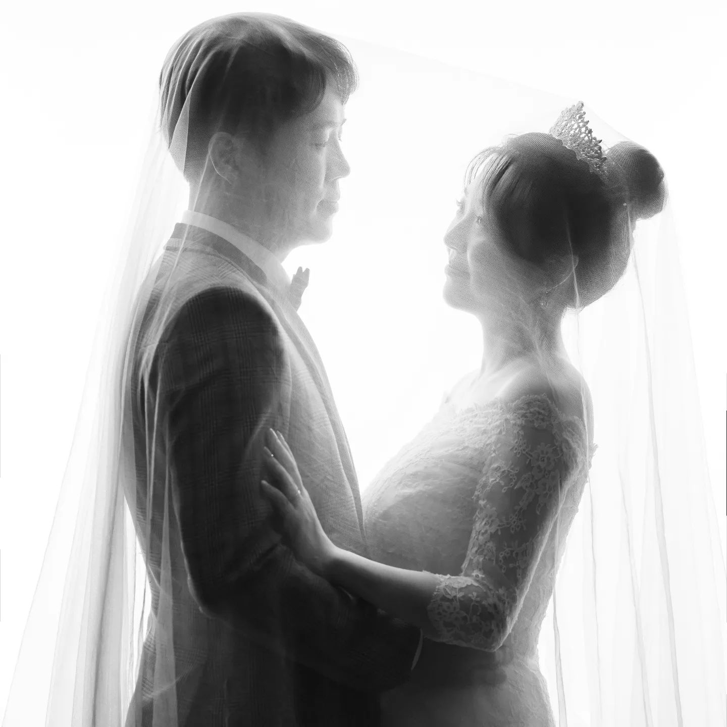 요즘 웨딩사진은 흑백도 많이 넣던데 나는 흑백보단 컬러사진을 좋아해서 흑백은 몇 장 없지만 요건 맘에 들어서 셀렉! 오빠 머리가 천에 좀 눌렸지만 잘 나왔으니 괜츈

direct.wedding
#다이렉트결혼준비 #결혼준비 #웨딩촬영 #흑백사진 #흑백웨딩사진 #웨딩스튜디오 #결혼준비는다이렉트결혼준비카페에서 #추천인코드 #팡두리 #다이렉트추천인
추천인코드 입력후 계약시 포인트3만원적립
추천인: 팡두리