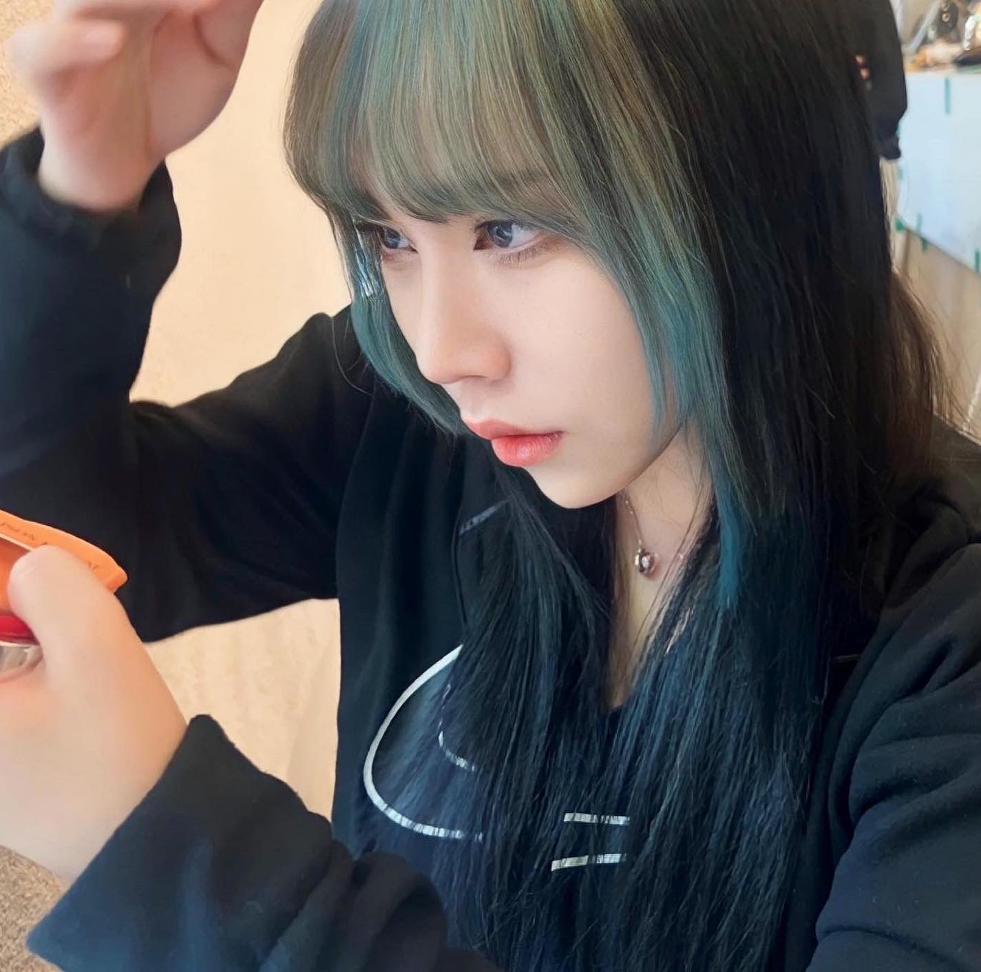👀