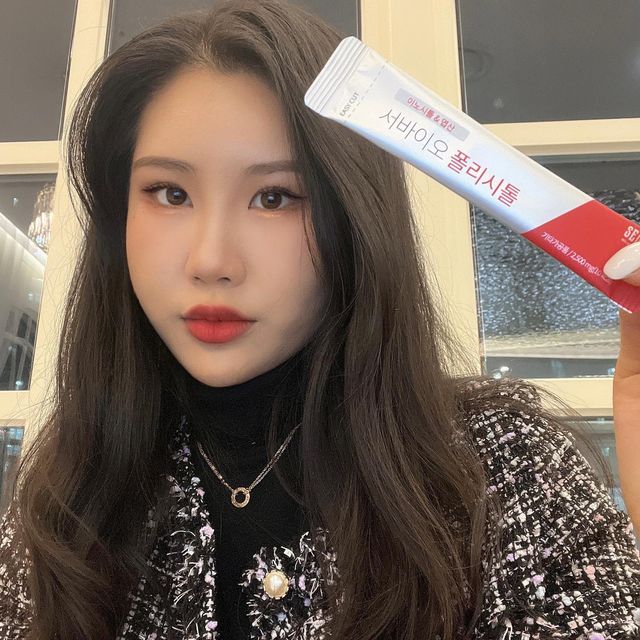 신유정 on Instagram: "#광고 #협찬 다이어트 한참 남았는데 벌써 무월경 온사람? 나야🥲 때마침 서바이보에서 보내주신 #폴리시톨 ❤️ 개별포장으로 하루에 두 번 먹는건데 너무