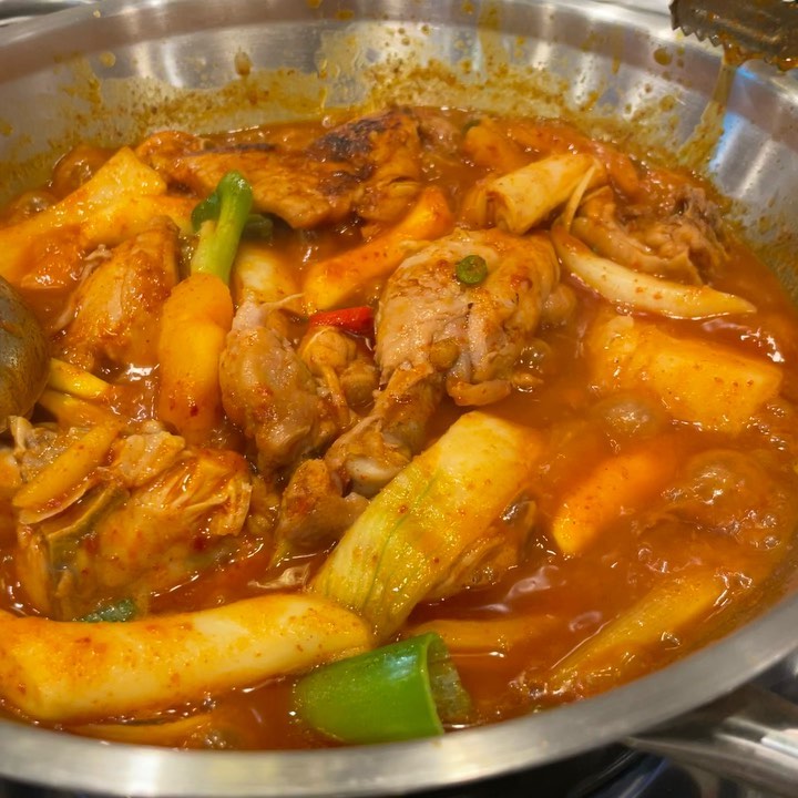 -
#노원술집 #노원맛집 #노원닭볶음탕 #노원보끔당 #보끔당 #노원배달맛집 #노원안주맛집 #노원배달맛집 #볶음요리가맛있는집 #볶음요리맛집  #광고
매콤함 단계설정으로 스트레스 타파 제대로👍🏻👍🏻♥️