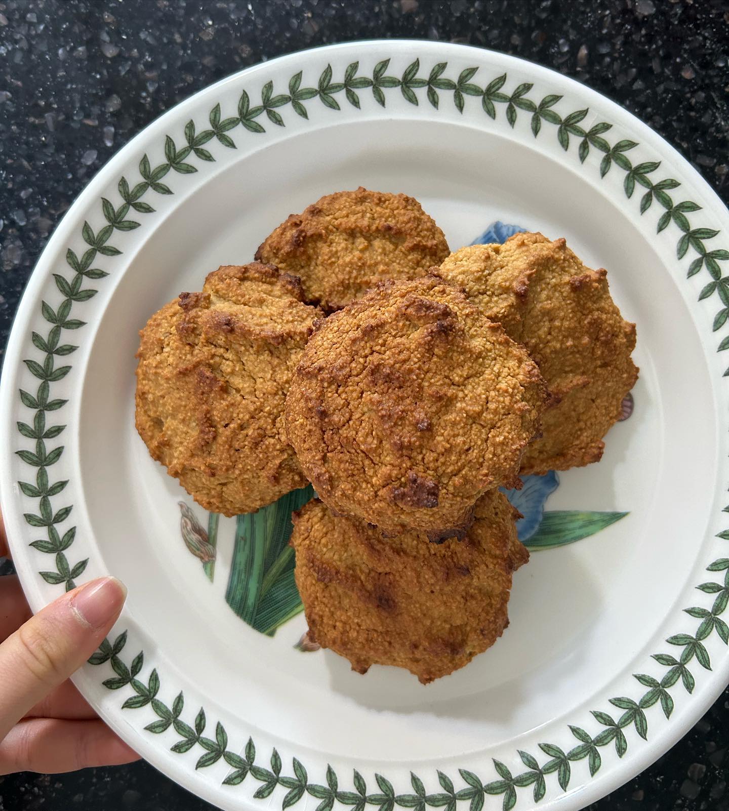 피넛버터 프로틴 쿠키🍪🥜 [비건]
진짜 찐으로 맛있음 ..

#피넛버터 #피넛버터쿠키 #프로틴 #운동중 #요리 #17 #다이어터 #다이어트중 #요리어터 #거식증 #거식증극복 #글루텐프리 #비건 #protein #cook #peanuts #workout #diet #healthy #recipe #fff #likesforlike #좋반 #맞팔 #좋반테러 #좋아요반사