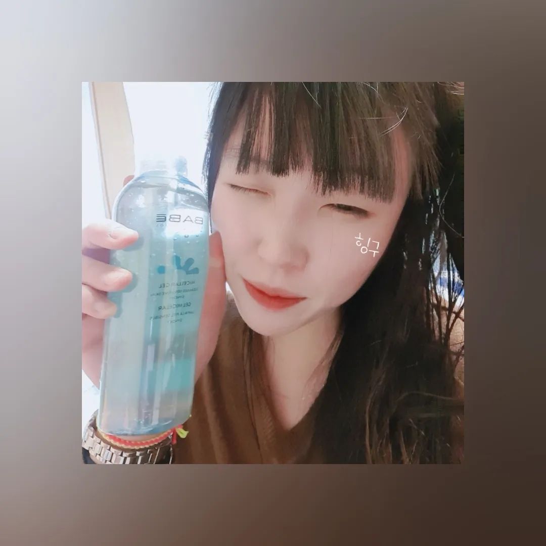 #바베 

짜자잔 "BABE 바베"가 
1990년부터 시작된 스페인의
더마 코스메틱 브랜드라는거 아셨어용?🤭

#미셀라젤 의 #미세버블 로
부드러운 클렌징이 가능한 이 제품
너무 좋잔아...🤠

겨울이라 피부에 예민한 저는
#저자극클렌저 이제품이 너무 잘맞더라구요🙋‍♀️

물가를 닦아낸 직후에도 당김이 거의 없고
순한 느낌이 들다보니까
세안할때 부담이 안들더라구용😍

평소에 피부가 예민하신 분들이나
저자극클렌저를 찾고 계시다면
#미셀라젤클렌저 로 세안해보세용❣️

☑️궁금하시다면
http://www.laboratoriosbabe.kr/

#스페인더마코스메틱 #스페인약국클렌저 
#시술후클렌저 #수딩젤클렌저
#클렌징젤 #미셀라클렌징 #민감성클렌저 
#약산성클렌저 #약산성화장품 #좋반 #댓반
#뷰티스타그램 #세안클렌저추천
#좋아요반사 #좋반댓반 #Follow #협찬