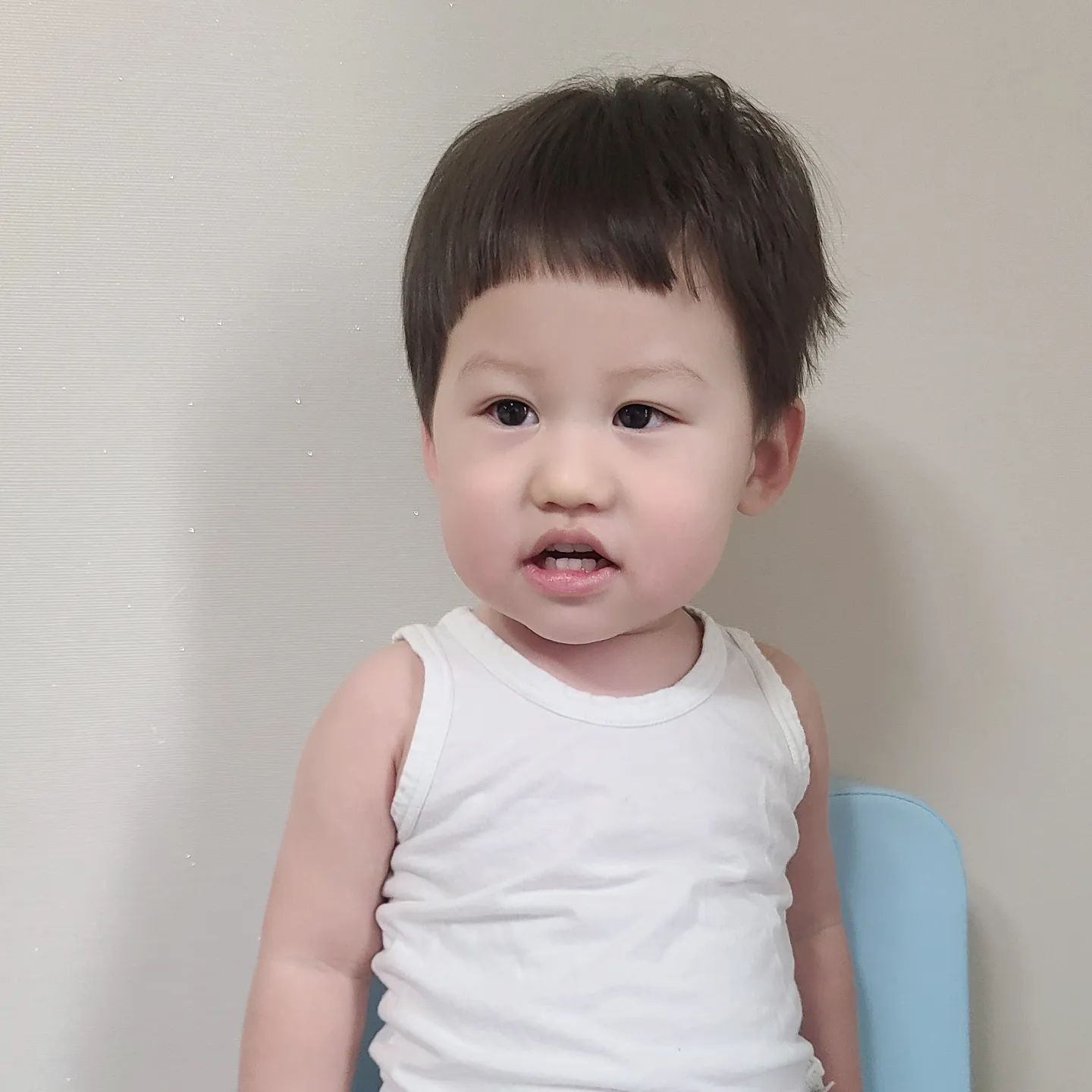 곧 #23개월
.
.
인태기가 온 가장 큰 이유..
엄마만의 모델이
협조를 안 해준다는😅
사진을 찍을 수가 없음💦
사진 잘 찍는 맘님들
진심 존경합니다 😭😭😭
.
.
.
#아기모델 이은수 이제 은퇴💦
#모찌피부 #사랑둥이
#새벽5시취침 #어른보다안잠 주의
#베이비모델 #3살 #남아모델
#아기배우 #닭똥집입술