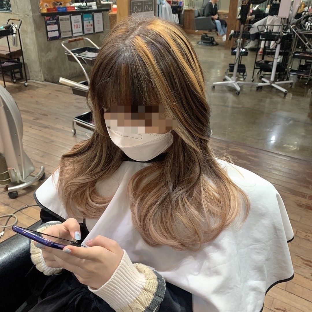 #수원 #수원미용실 #인계동 #인계동미용실 #북수원#북수원미용실 #아주대 #아주대미용실 #카카오헤어샵 #미용인 #북수원미용실추천 #수원미용실추천 #북수원디오샵 #fof #dailygram #barbershop #일상 #염색 #셋팅 #C컬 #중단발 #레이어드컷 #가르마펌 #포마드펌 #디오샵북수원CGV점 #디오샵 #북수원미용실 #예쁜머리 #일상탈출

원장님의 1:1 시술로 더욱 꼼꼼하고 예쁜 머리를 할 수 있는 이곳은 고객 편의를 위해 예약우선제로 운영이 되는 곳으로 오전 11시부터 오후9시까지 운영을 하고 있어요

처음 DM 신규 예약을 하게 되면 10% 할인과 함께 합리적인 가격에 새로운 스타일의 완성을 할 수 있는 곳인데요

평일 타임이벤트 진행도 하고 있다고 하니 참고하시기 바래요

**카카오헤어샵 북수원점
http://hairshop.kakao.com/2233